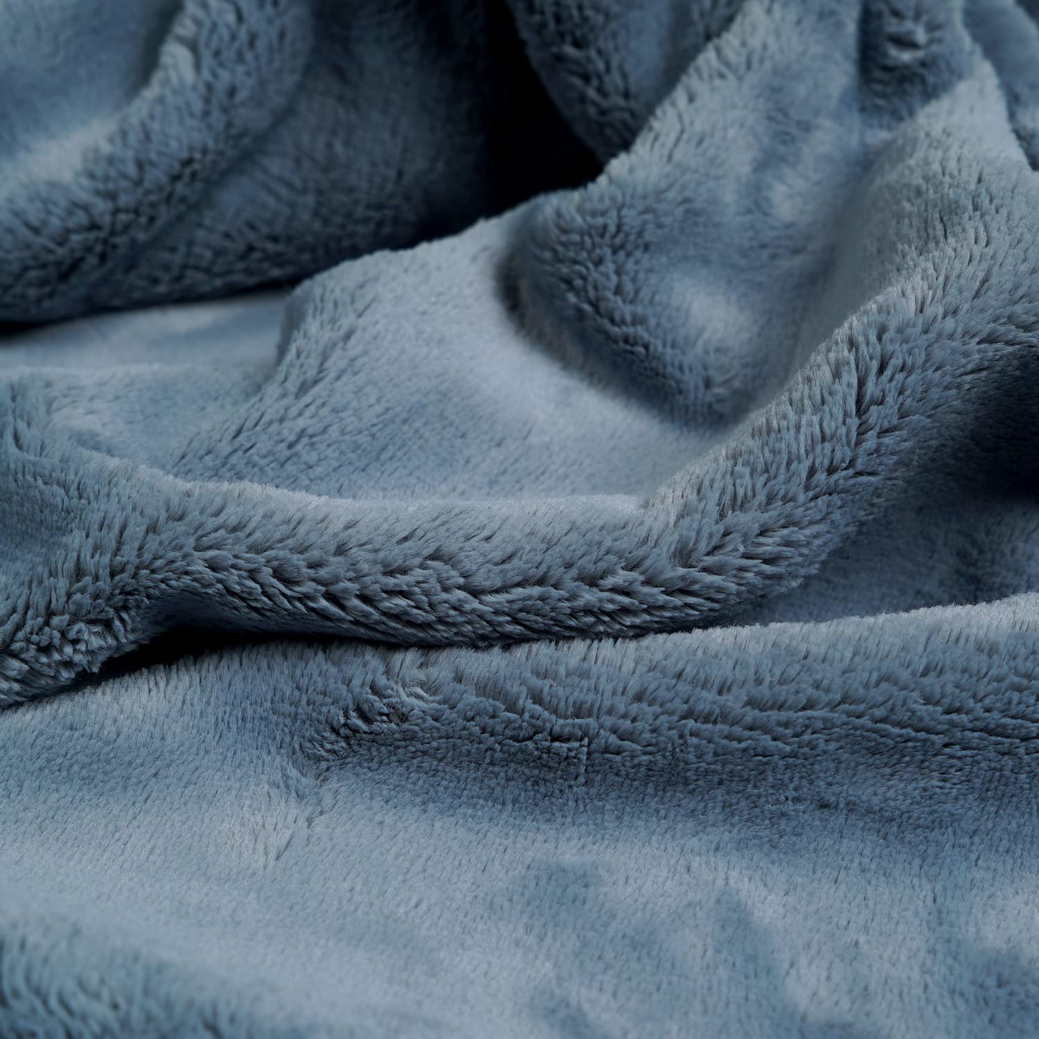 Montse Interiors, S.L. Manta/Plaid para el sofá o Cama en Terciopelo Tacto Seda o visón (260x200, Soft Gris)