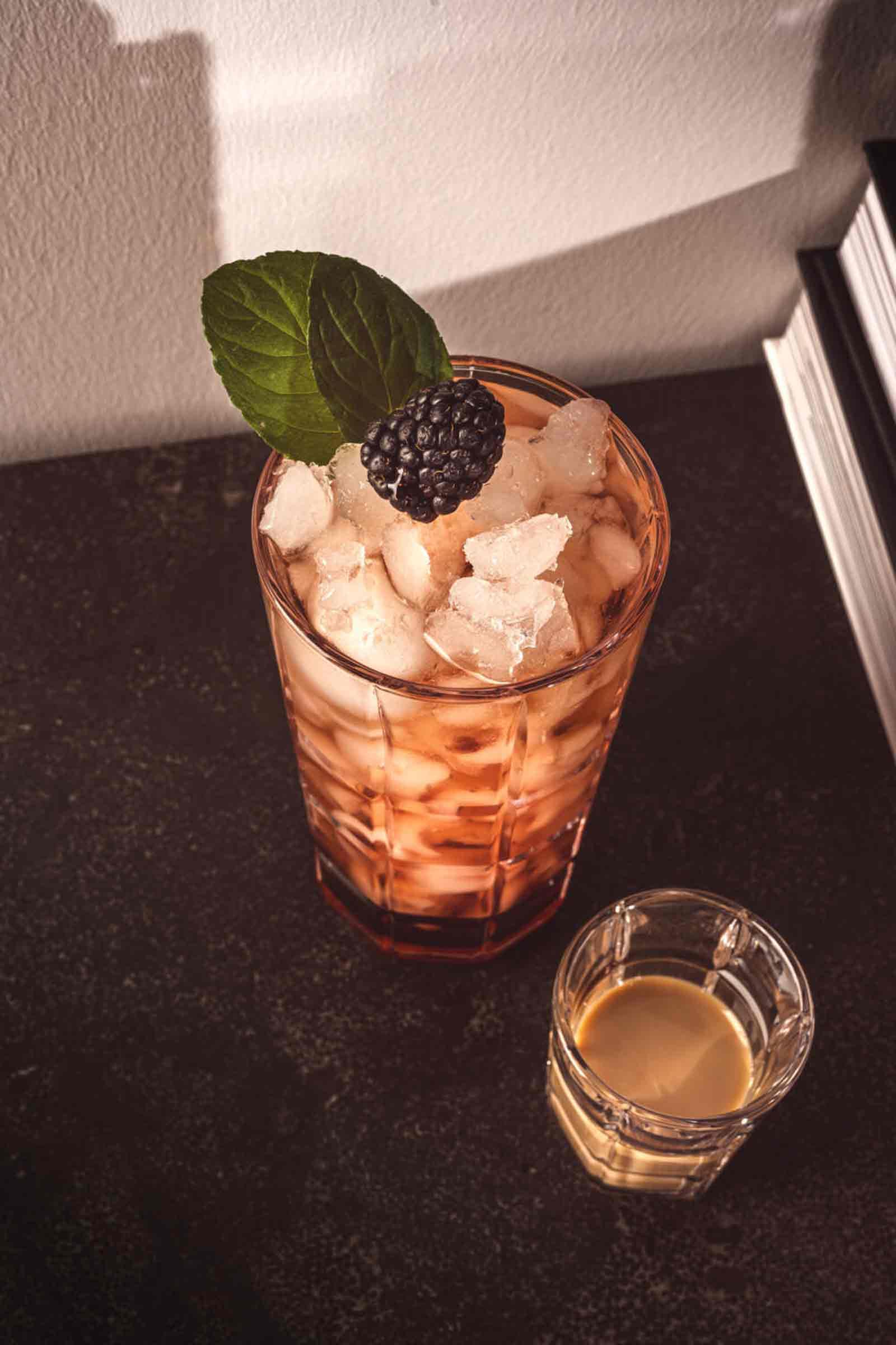 Leonardo Spiritii Nova Bargläser-Set 8-teilig, Klare Wassergläser | Spülmaschinenfeste Becher, Gläser mit Facettenschliff, Rille als 4cl-Einschenkhilfe, Jeweils 4 Longdrink- und Whiskybecher