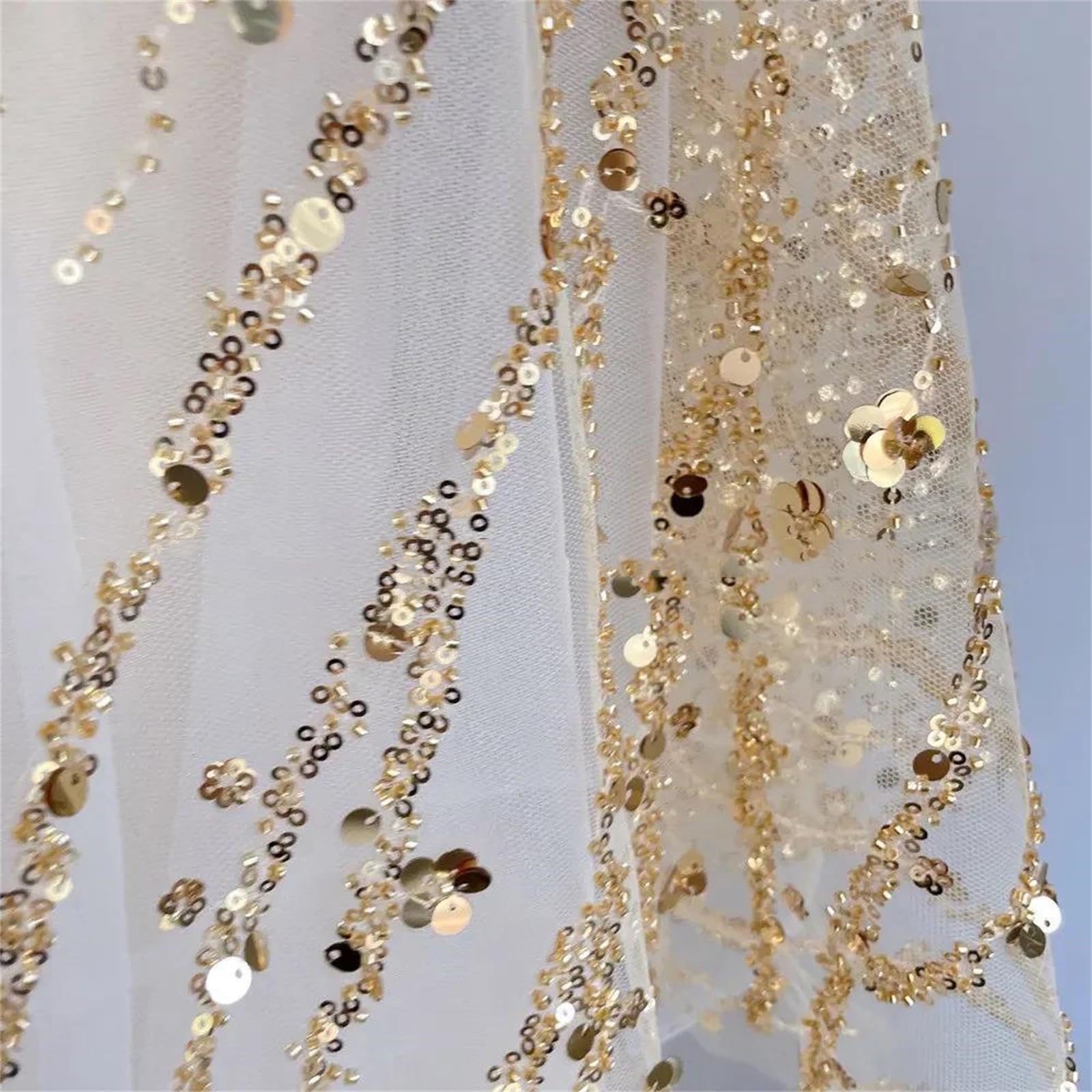 Tessuto di Pizzo Strutturato con Strisce di Paillettes e Perline da 150 cm for Abiti da Sposa e Indumenti da Cucire su Misura avanzati(Bean Paste)