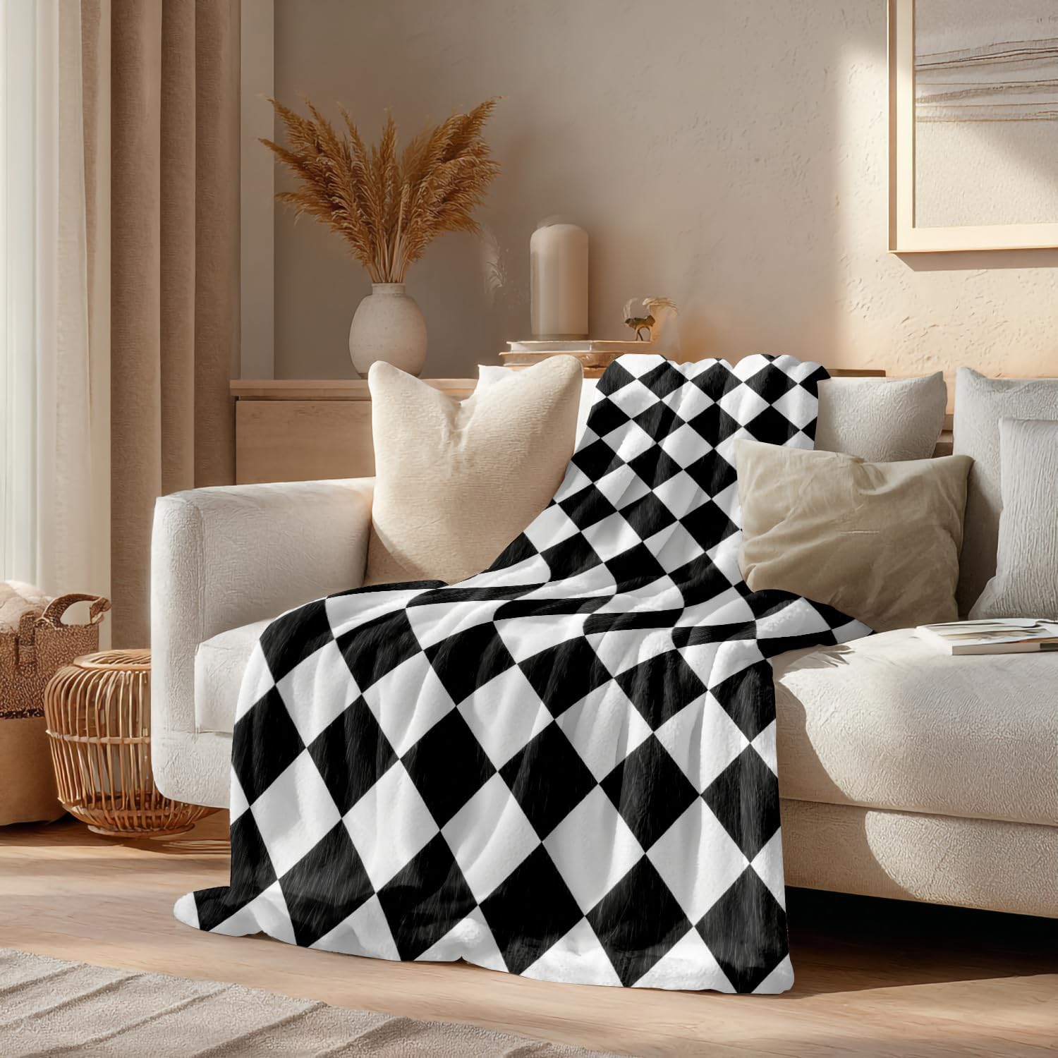 Batmerry Black White Diamond Throw Blanket for Couch Sofa Bed,Abstract Black and White Harlequin Super Soft Warm Fuzzy Plush Blankets Decor Lightweight Cozy Travel Camping Blanket 60 x 50 in