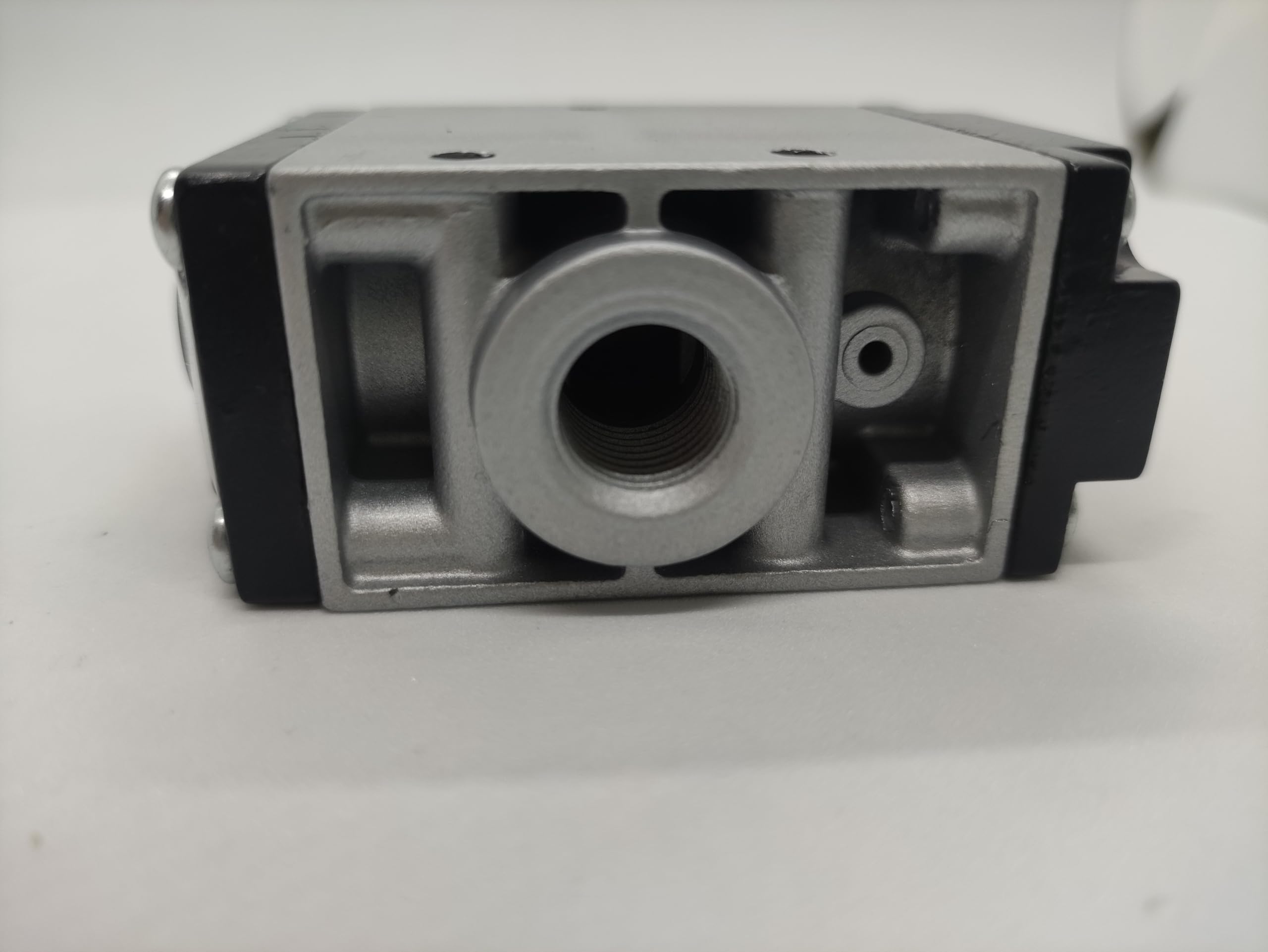 AF-2601 VALVOLA PNEUMATICA AD OTTURATORE 3/2 NC G1/4"