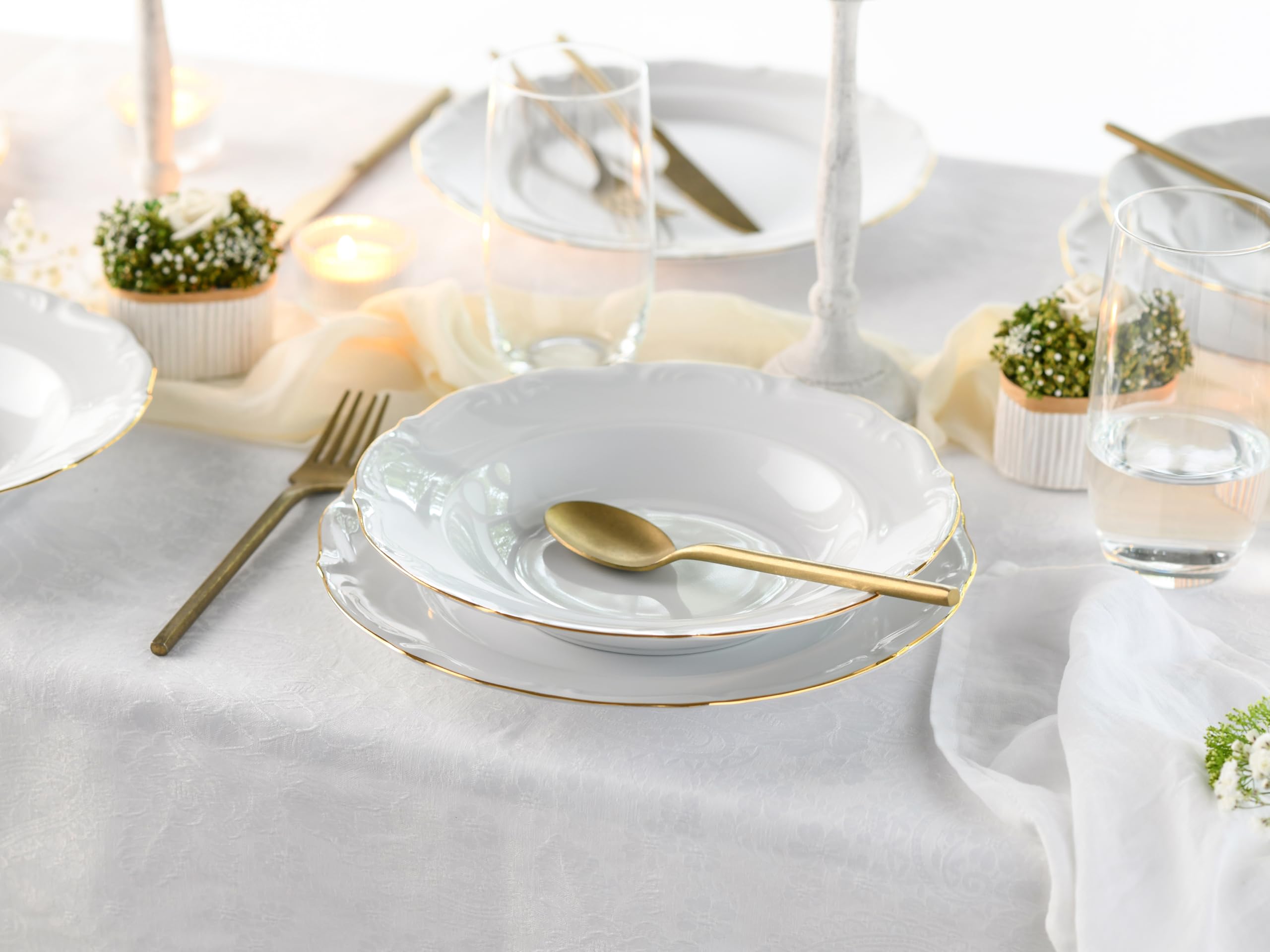 CreaTable, 24321, Serie Maria Theresia Gold, 18-teiliges Geschirrset für 6 Personen, Teller Set aus Porzellan, Made in Europe