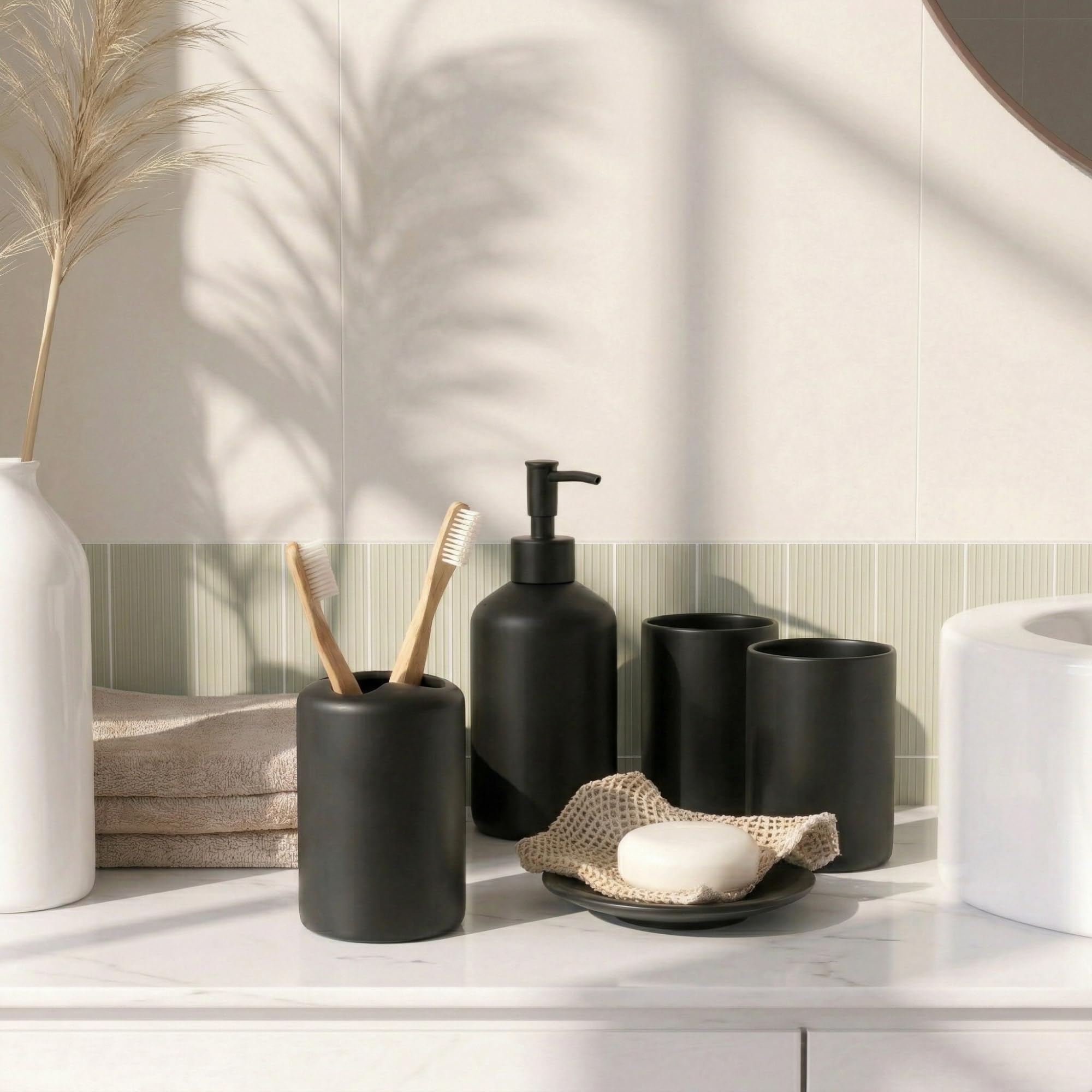 Juego de baño de 5 piezas en negro, cerámica, dispensador de jabón, jabonera, taza para cepillos de dientes, cepillo de dientes, negro mate, juego de accesorios de baño, organizador