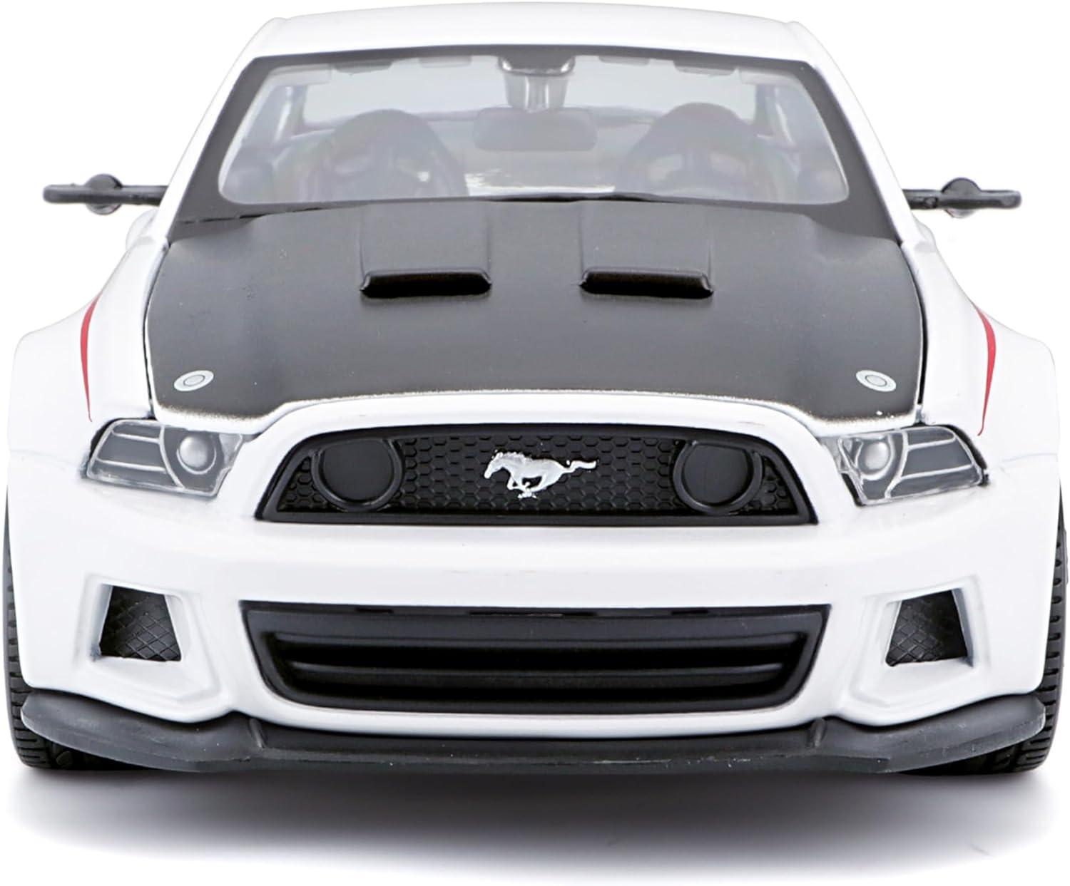 Maisto 31506W (2014) Collectible Car, White, Ford Mustang Street Racer Blanco