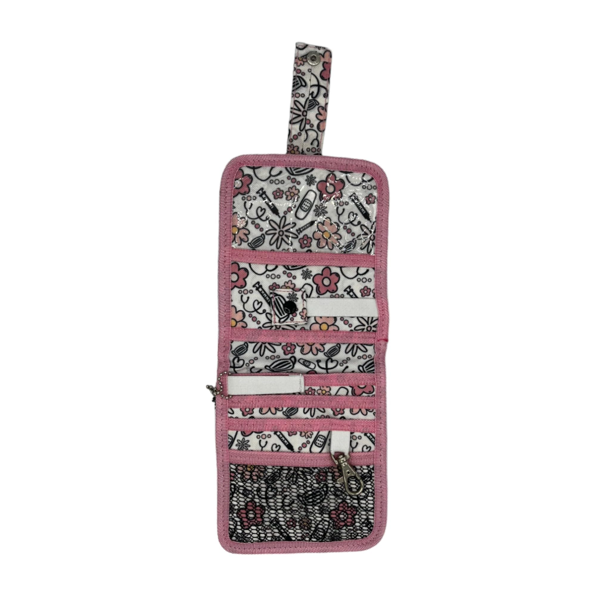 Nurse Life Pack MAXI Organizador más Tijeras Mayo y Pico Pato - Punta Roma | - I love it -, Punta Redonda Profesional, Primeros Auxilios, Vendaje. Acero pulido. Rosa Pastel.
