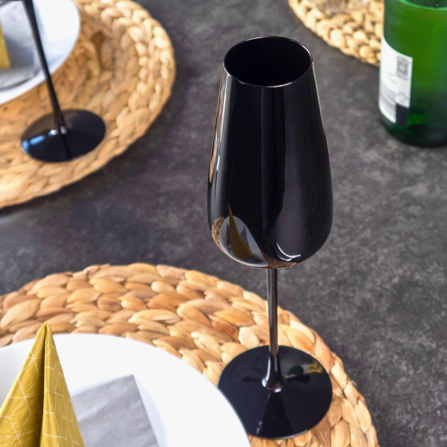 INTIRILIFE 6x Champagner Glas mit modernen Design in Schwarz- 220 ml Füllmenge - Sekt Prosecco Glas Spülmaschinenfest Kristallglas stoßfest