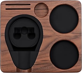 Normcore Stazione di pressatura compatta, base per manomissione espresso nero, porta manomissione in rovere nero americano, base di supporto per portafiltro caffè in legno per accessori per macchine