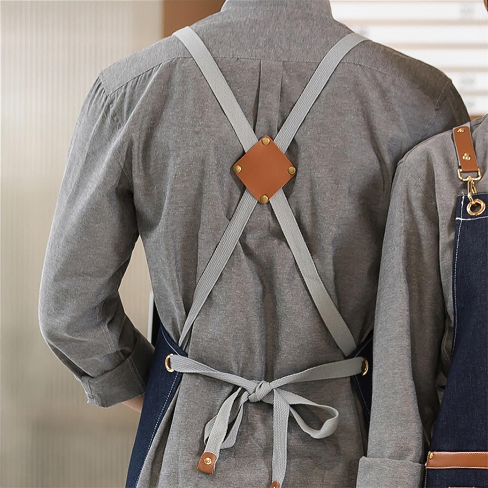 Lot de 2 tabliers cuisine unisexes en denim avec dos croisé for restaurant, serveur, chef, salon coiffure, manucure pour Hommes et Femmes