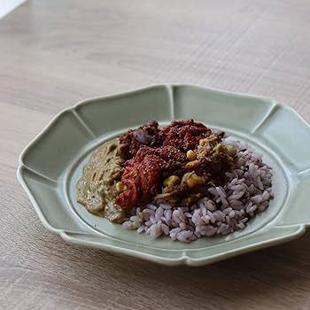 青白磁 八角形 花柄 陶磁器　図変わり八寸皿　　やや甘て大化年製　完品 青白磁 八角形 花柄 陶磁器 図変わり八寸皿 やや甘て大