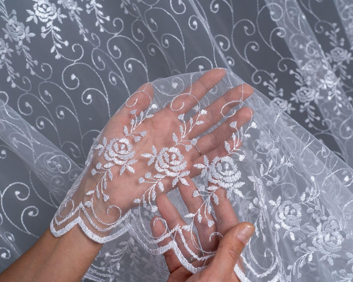 Weiß Jacquard 600x280 cm (BxH) Gardine Lobato für Wohnzimmer, Fertiggardine mit Kräuselband, Hochwertige Markisette mit Weißer Stickerei, Pflegeleicht und Bügelfrei