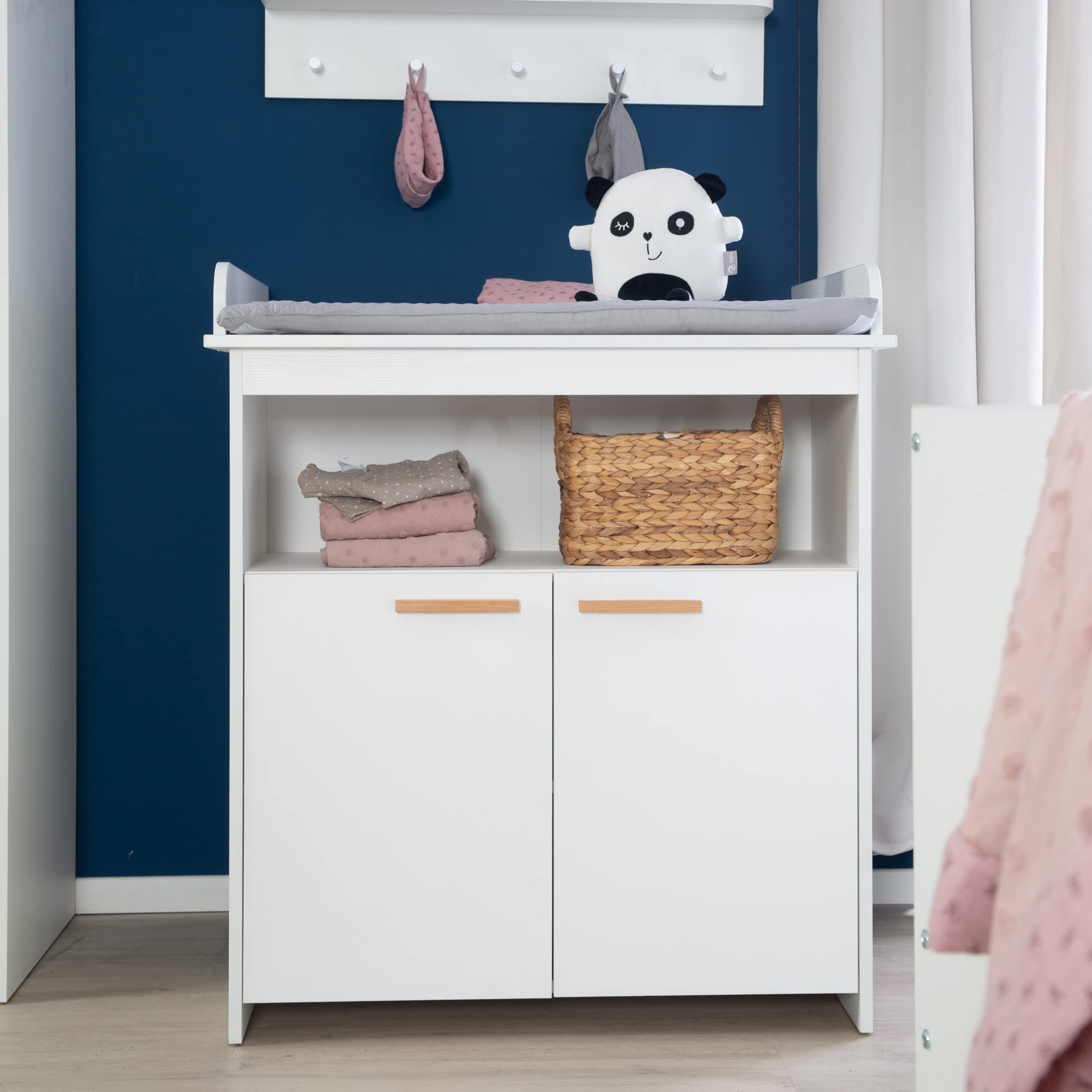roba Wickelkommode 'Anton' in Weiß, inkl. Wickelansatz, Wickeltisch mit 2 Türen & 1 Fach, Wickelhöhe 90 cm