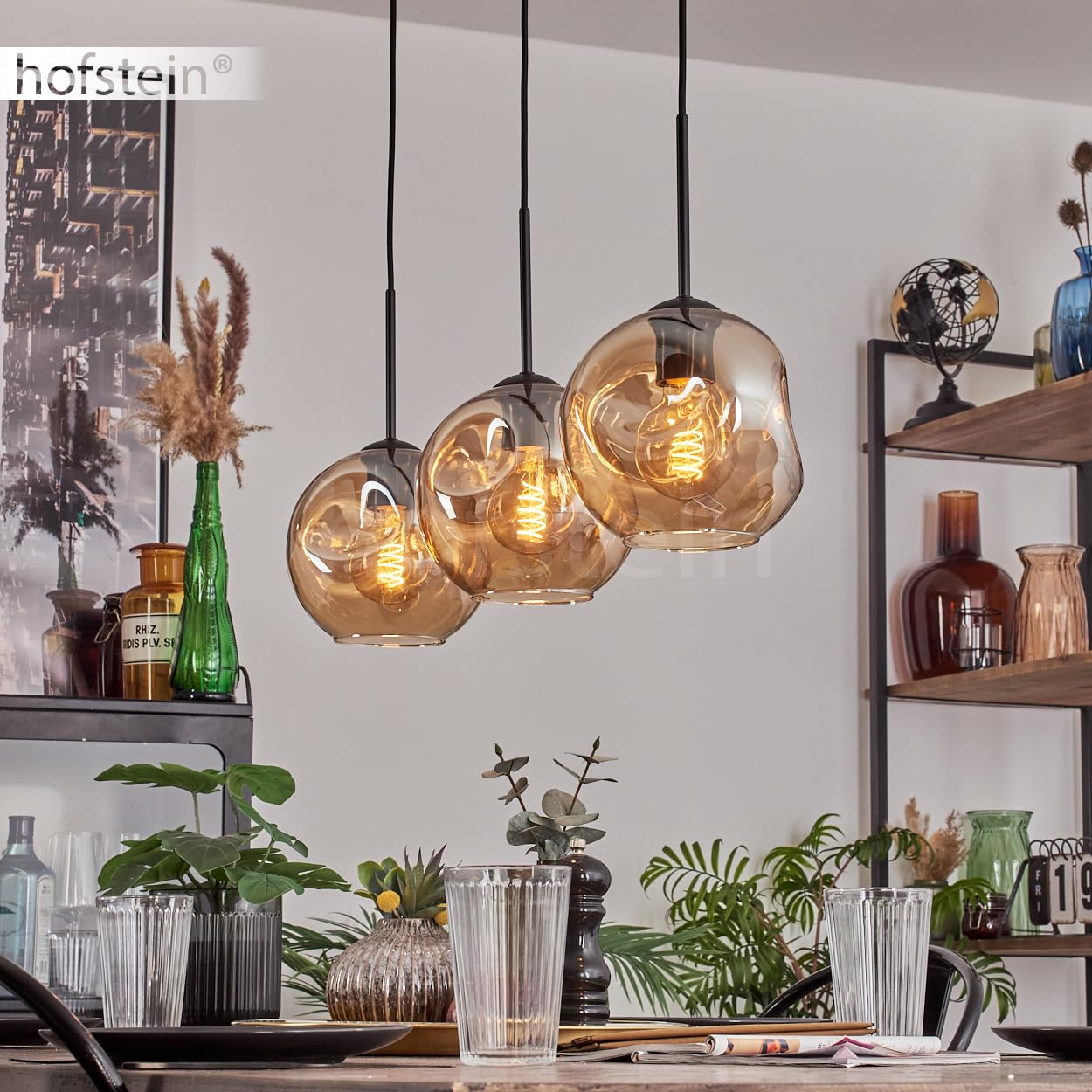 Pendelleuchte Ripoll, Pendellampe aus Metall/Glas in Schwarz/Bernsteinfarben, Leuchte im modernen Retro/Vintage-Design mit Schirmen aus Glas (Ø 20 cm), Höhe max. 132 cm, 3 x E27, ohne Leuchtmittel
