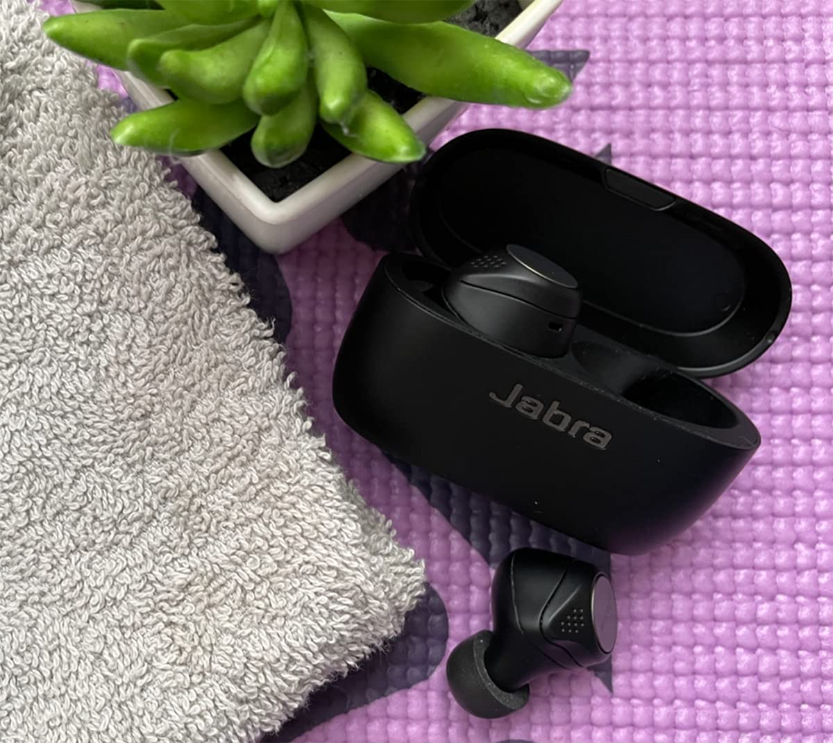 Comply TrueGrip Pro TW-170-A Medium | Wskazówki TrueGrip Pro do Jabra 65t/75t | Najwyższej jakości zamienne wkładki do słuchawek z pamięcią kształtu | 3 pary, czarny