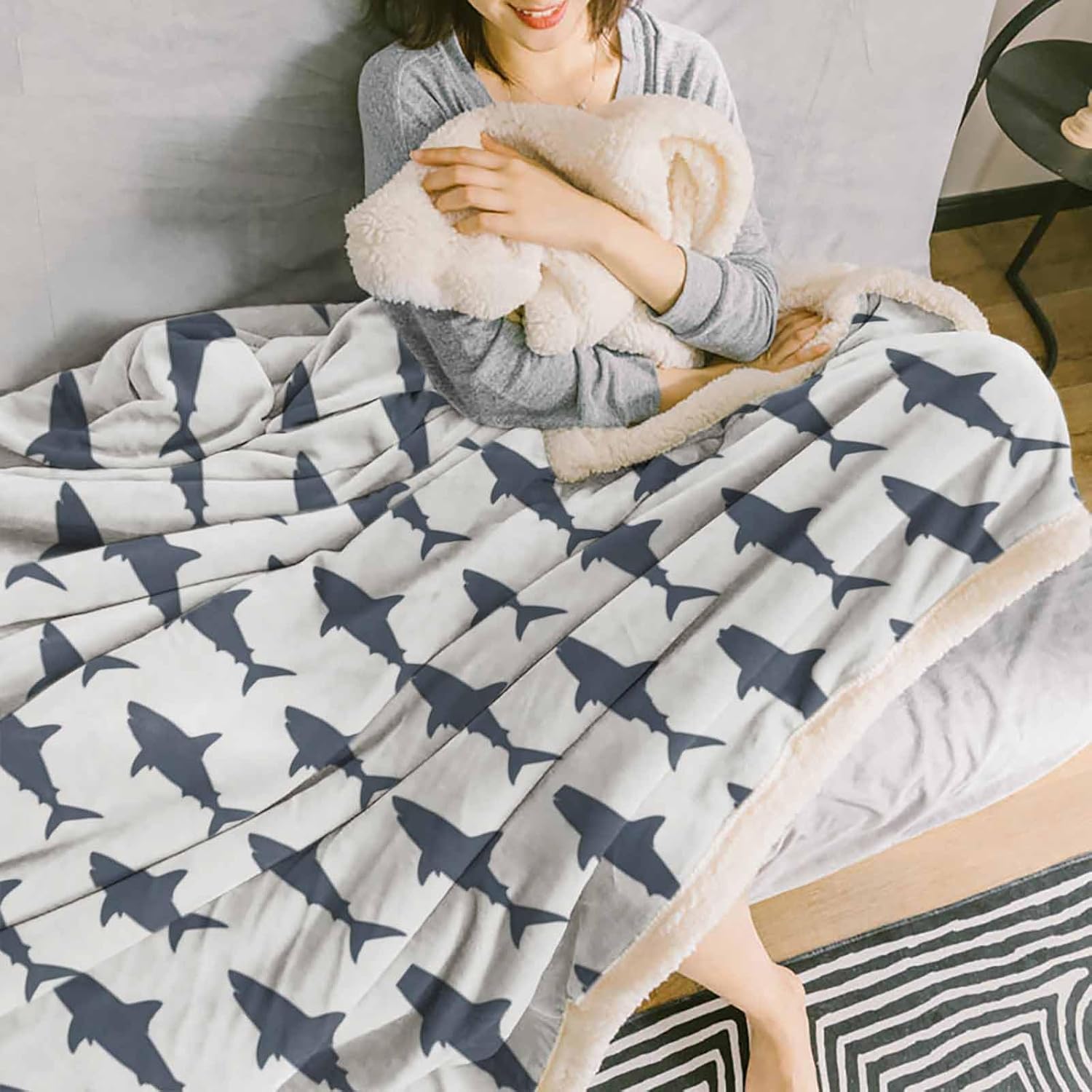 Sharks Sherpa Fleece Blanket,Sharks Silhouettes Bed Blanket Soft Cozy Luxury Blanket 40"x50",Fuzzy Thick Reversible Super Warm Fluffy Plush Microfiber Throw Blanket for Couch - Image 4