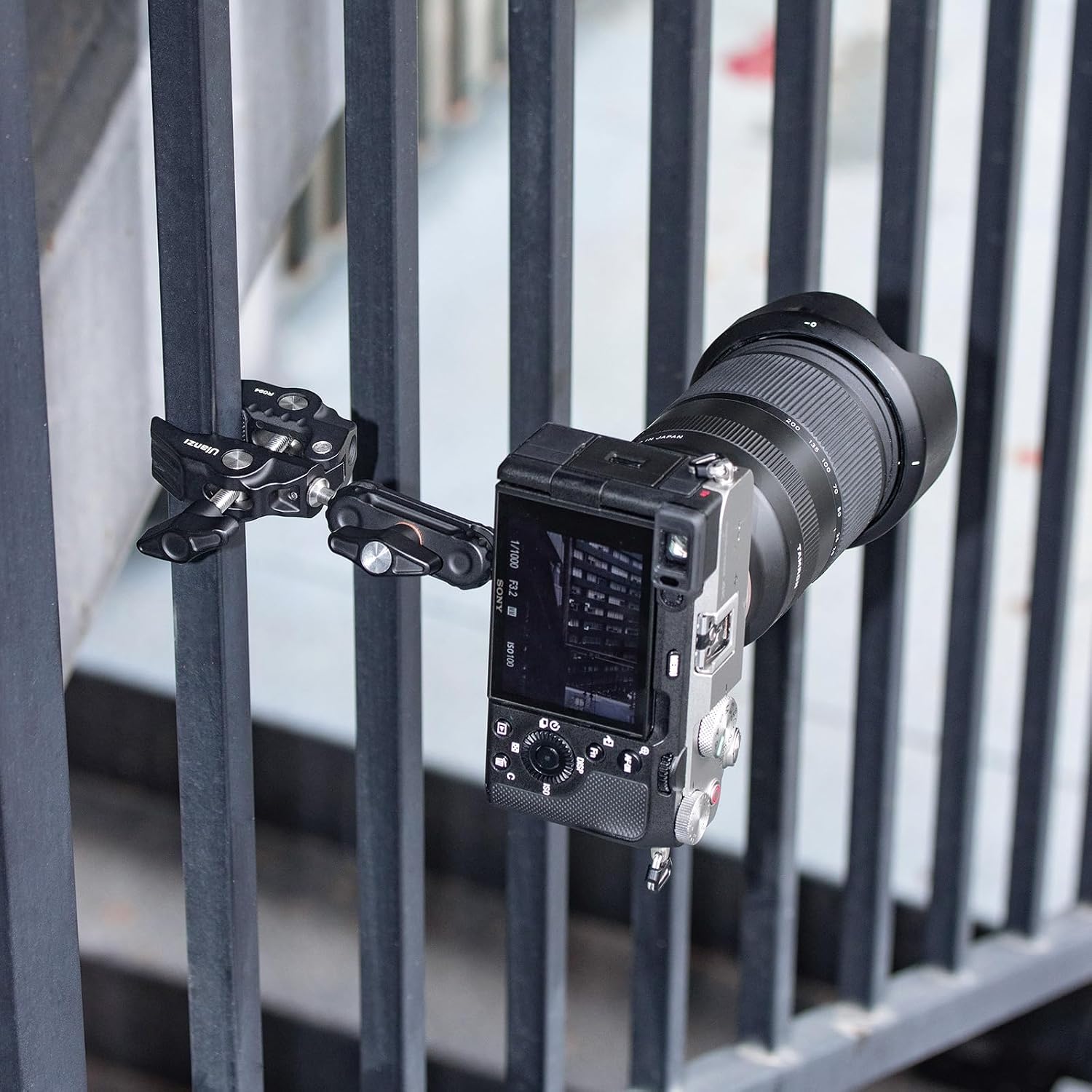 ULANZI R094 Super Clamp Suporte multifuncional para câmera em C, suporte para monitor com cabeça esférica de 1/4“ e orifício de 3/8” ajustável para filmagem de vídeo, suporte móvel
