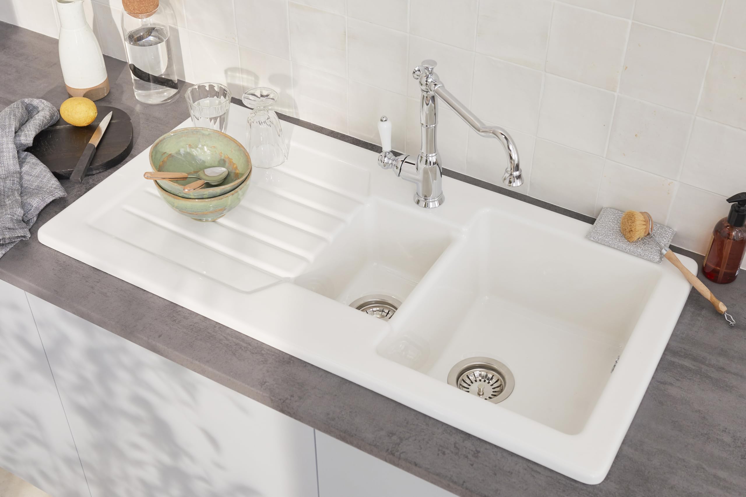 JACOB DELAFON Fregadero Cerámico de Cocina con 1,5 Pozas Muy Duradero e Higiénico Fácil Limpieza y Mantenimiento Reversible (Grifería a Izquierda o Derecha) Medidas 100x50 cm Color Blanco ESC02-00