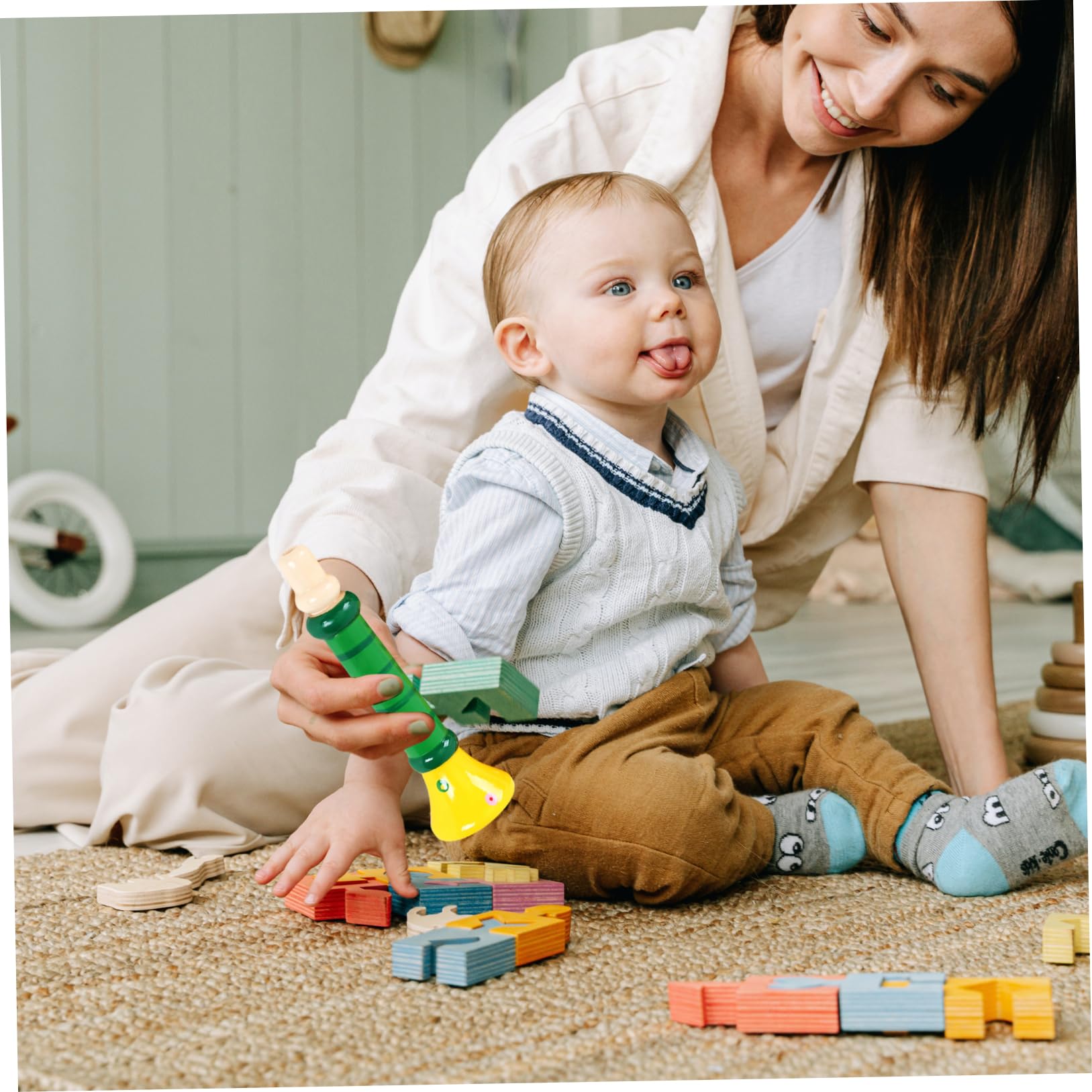 Trompeta de Juguete 2 Piezas pequeña de Madera, Linda y Segura, Trompeta para niños pequeños, Juego de simulación, Divertidos Instrumentos Musicales para niños de 1 a 3 años, Color Aleatorio, Juguete