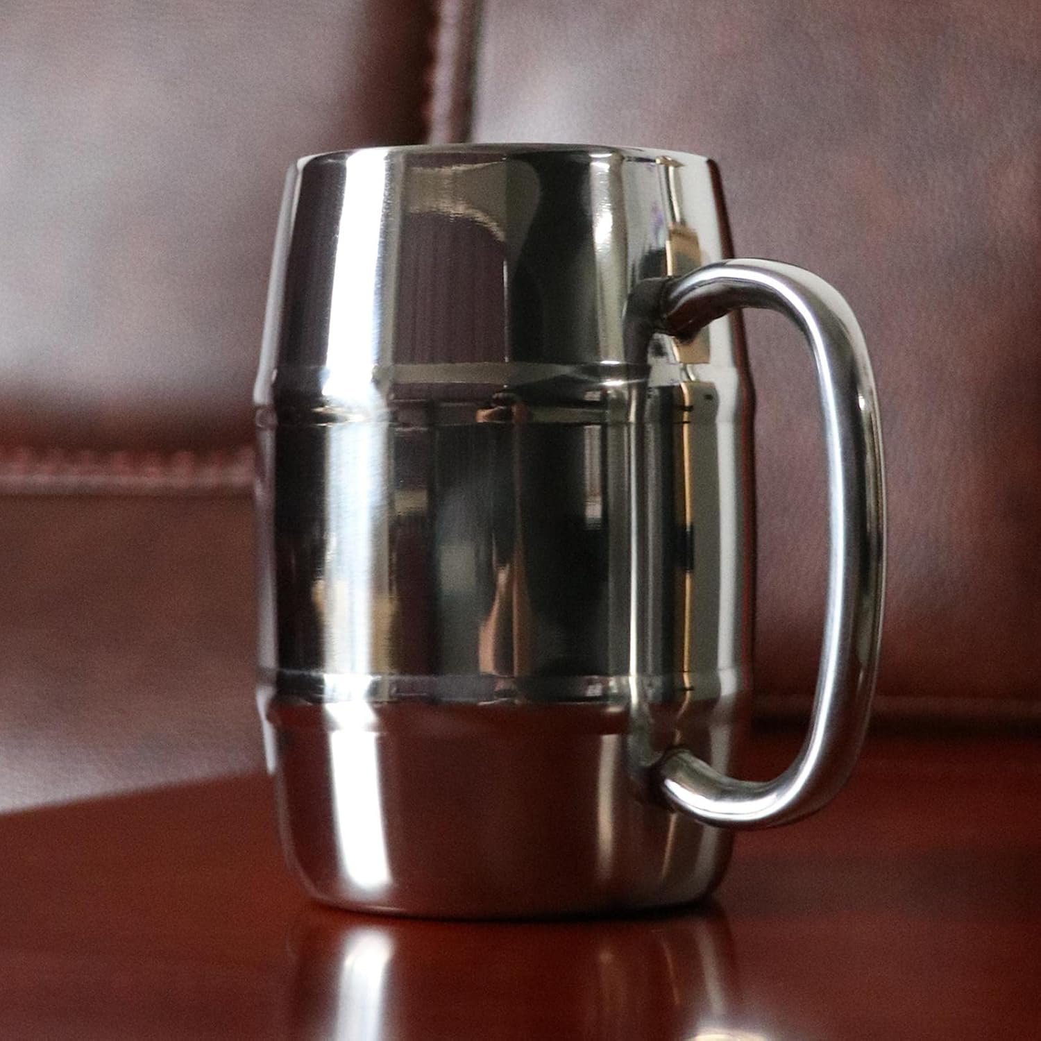 550ml Stainless Steel Wine Barrel Shaped Cup, Double Wall Heat-Insulation Mug with Handle and Lid, Portable Outdoor Camping Hiking Mug for Coffee Tea Beer Milk Juice Water, Rustic
