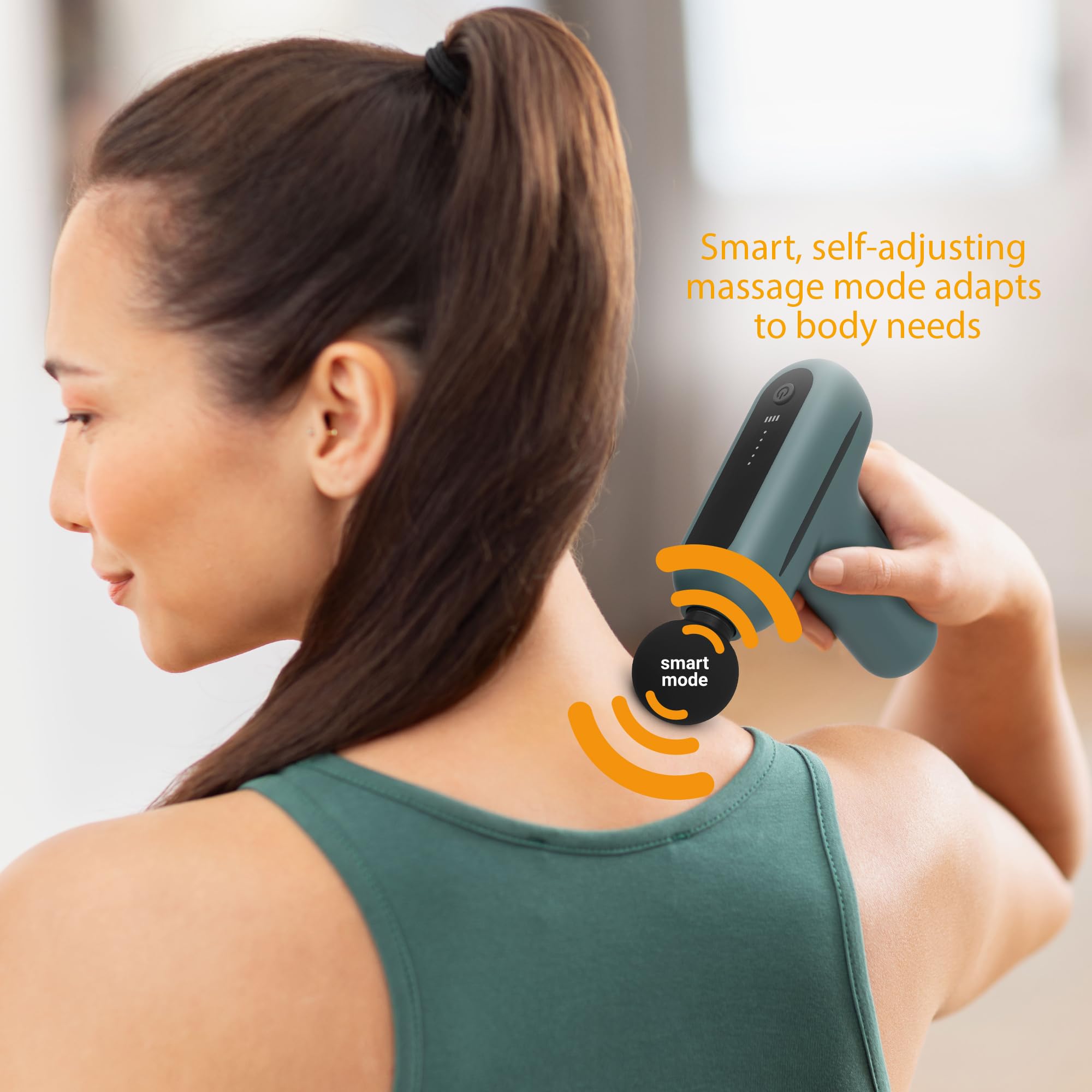 medisana MG 200 mini massage gun, pistola massaggio muscolare con 4 attacchi, massaggiatore con modalità intelligente e 5 intensità per relax, lunga durata della batteria, con scatola di custodia