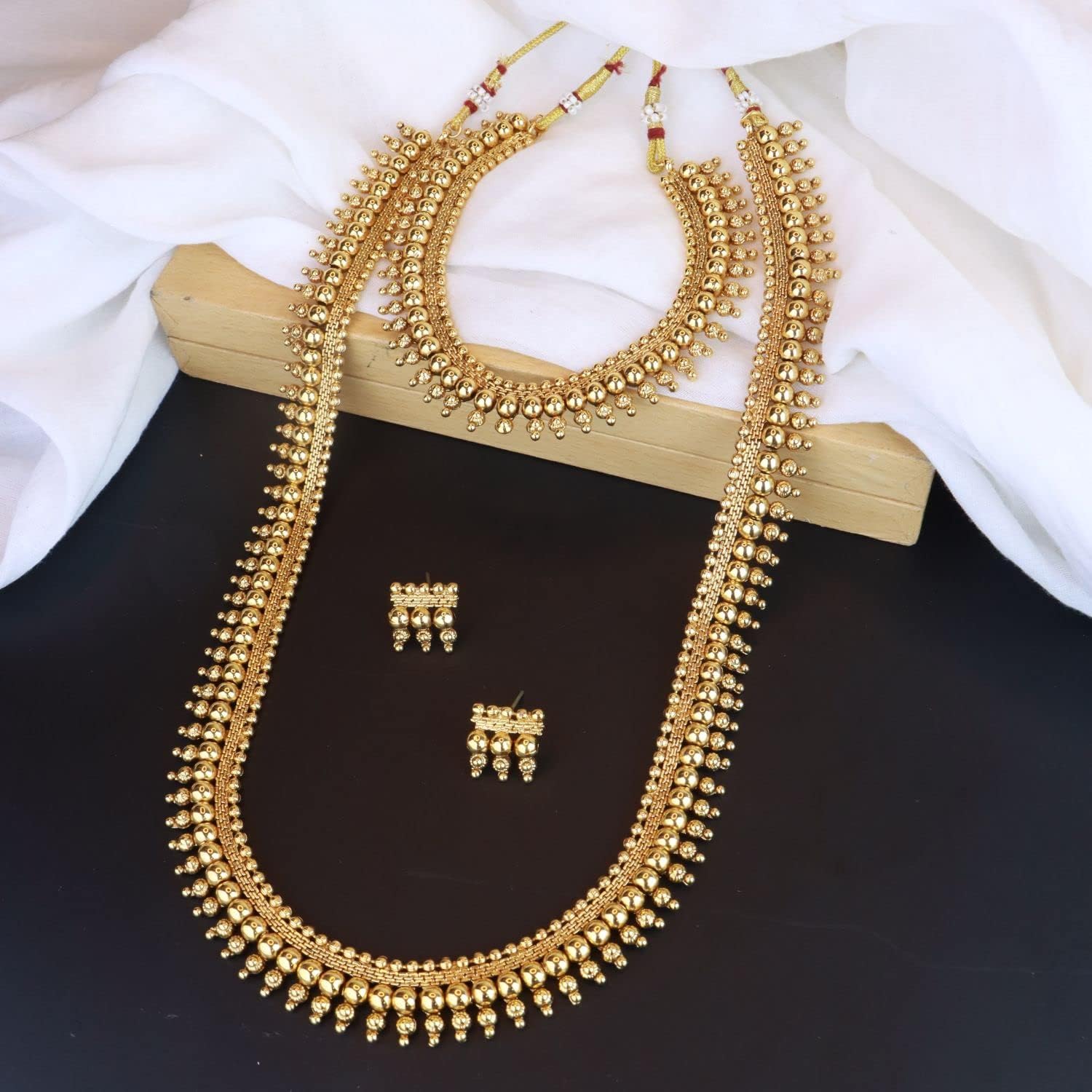 I Jewels 18K Gold Plated Indian Wedding Bollywood Style Choker Necklace Jewellery Set for Women (MC116-123FL)