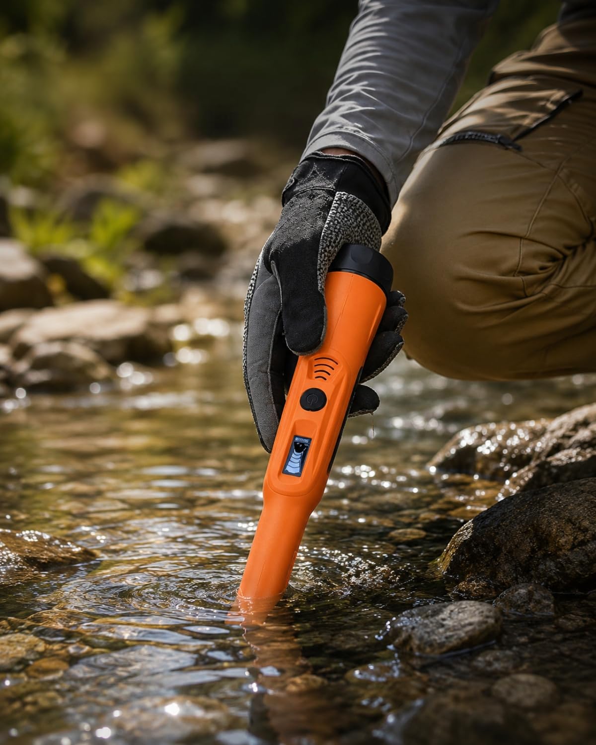 Dmyond Pinpointer detector de metales recargable, batería de 800 mAh, impermeable IP6 | Para adultos y niños, profundidad máxima de detección de hasta 4 pulgadas, 3 modos de alerta, varita puntero de mano, naranja