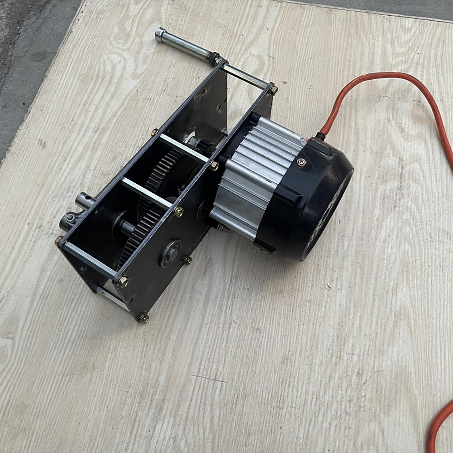 2000W 220V Hand Crank Brushless AC Generator With Speed Increasing Gearbox And Neodymium Magnet, 50Hz Portable Power Supply