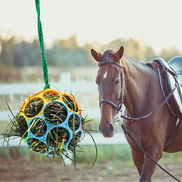 Foto 2 de 7 de Besimple Paquete de 2 Juguetes de alimentación de heno para Caballo, Bola de alimentación Colgante