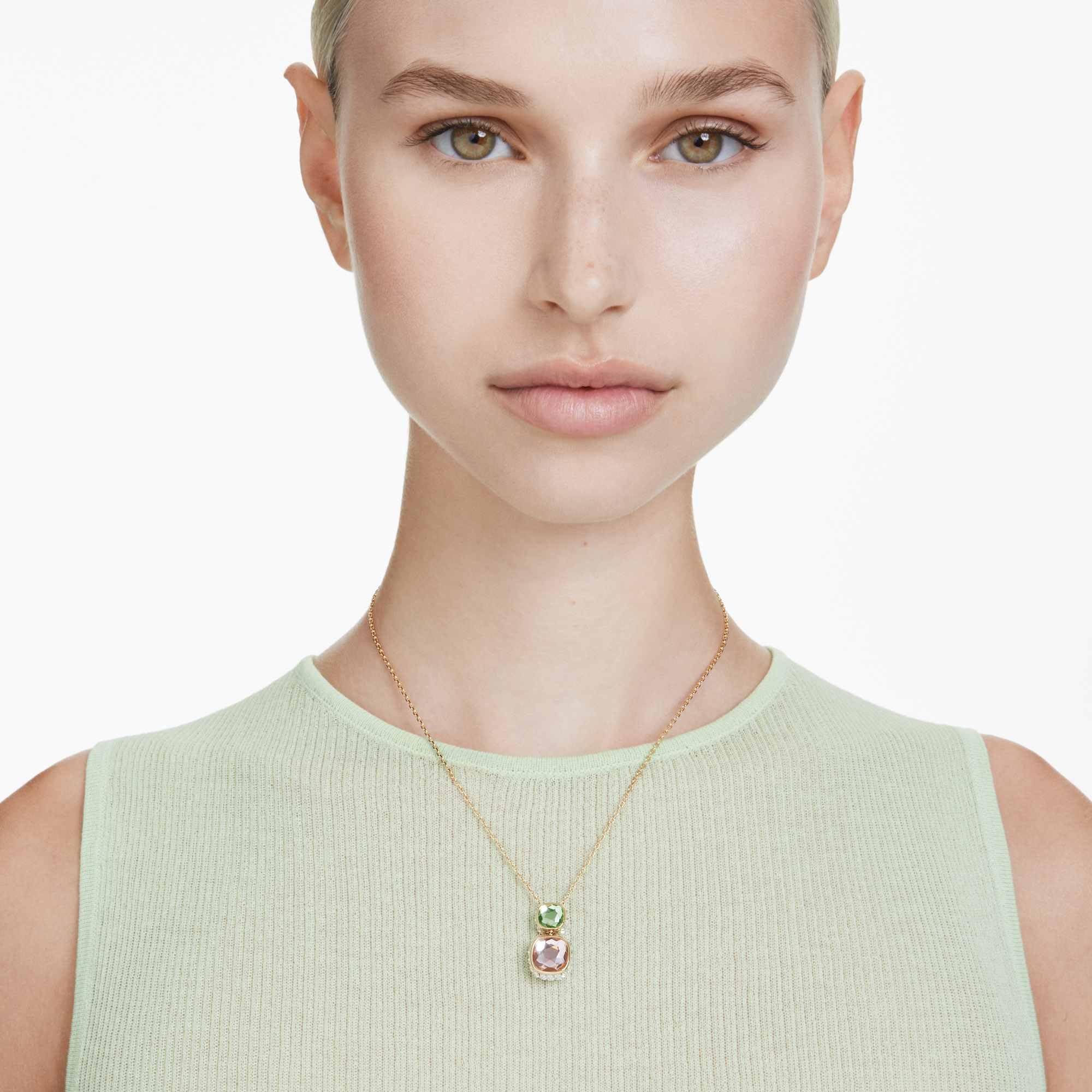 Swarovski Chroma Colección, talla cojín, multicolor, chapado en tono dorado