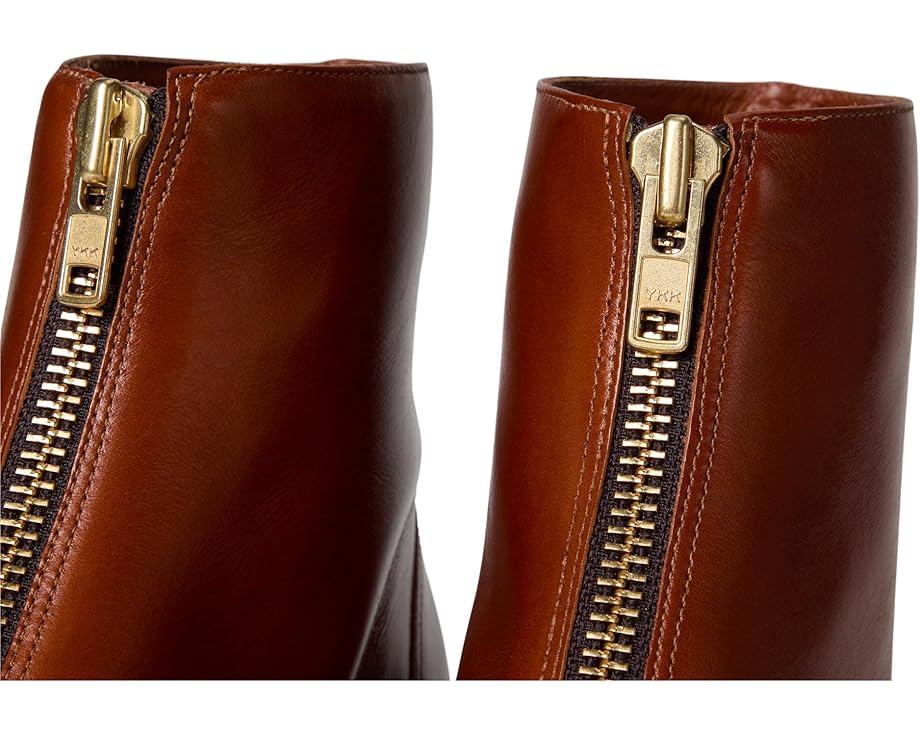 Bernardo Tess - Right View