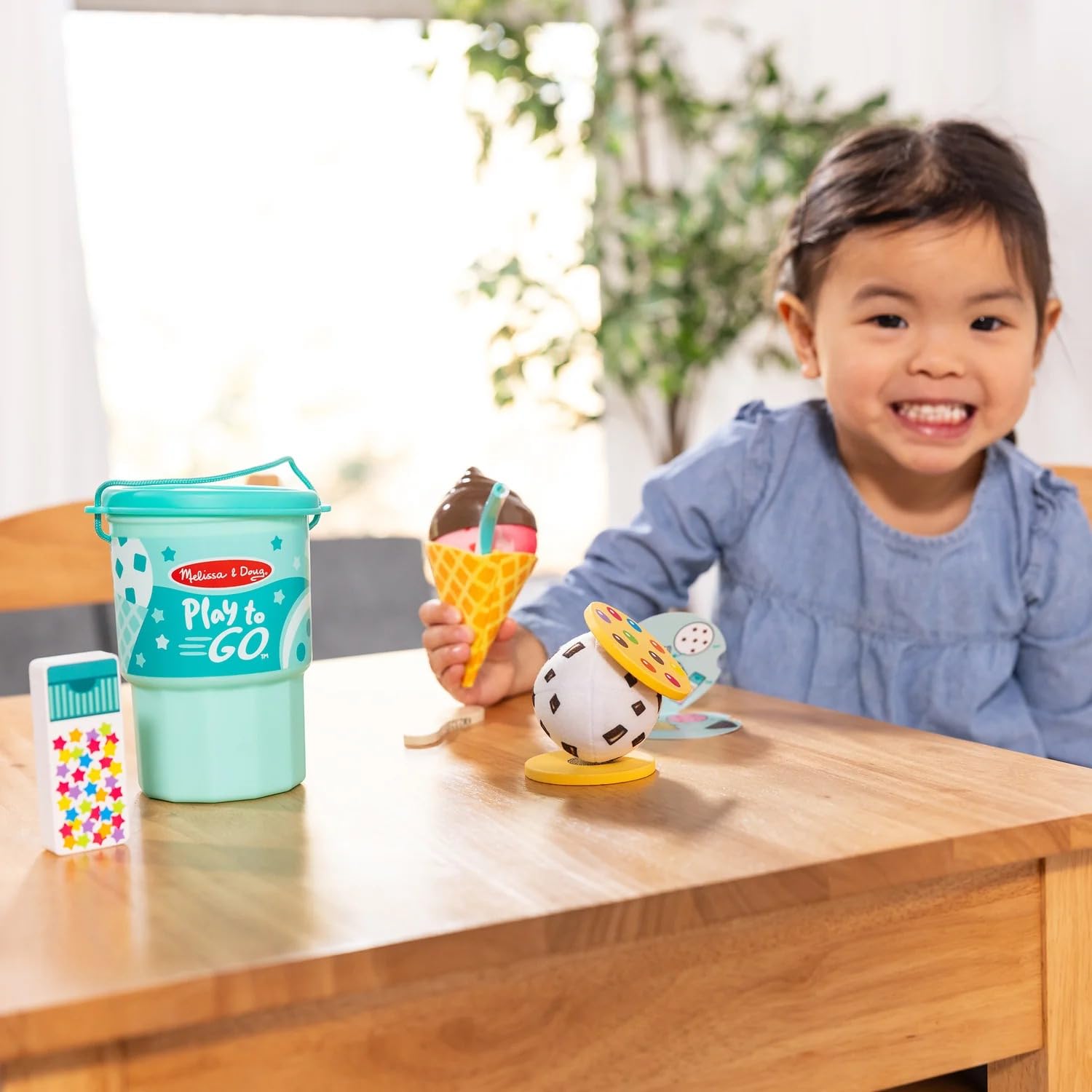 MELISSA & DOUG Play To Go Ice Cream Play Set de juguete, 1 EA