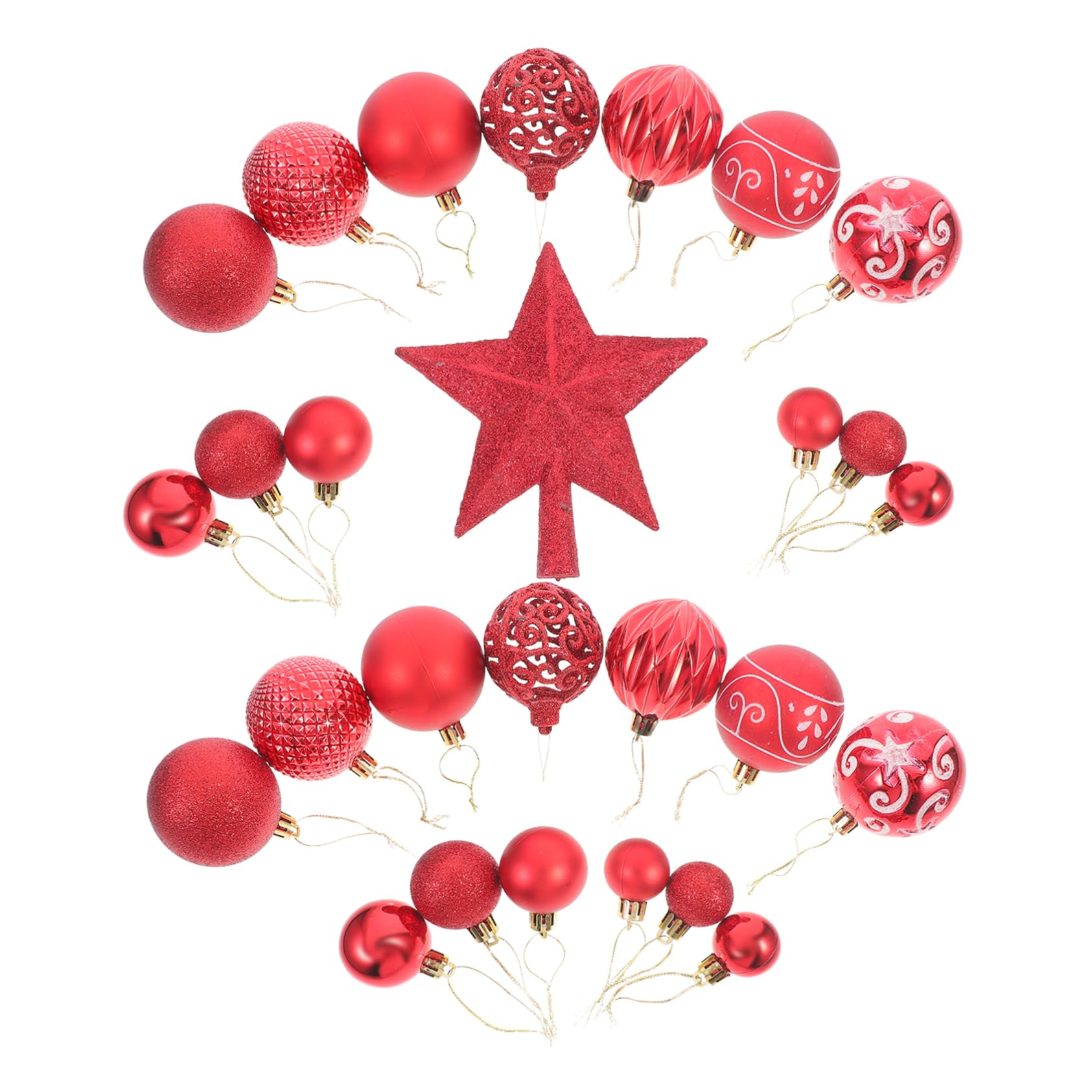 Boules suspendues et décorations de sapin de Noël pour créer une ambiance festive d'anniversaire