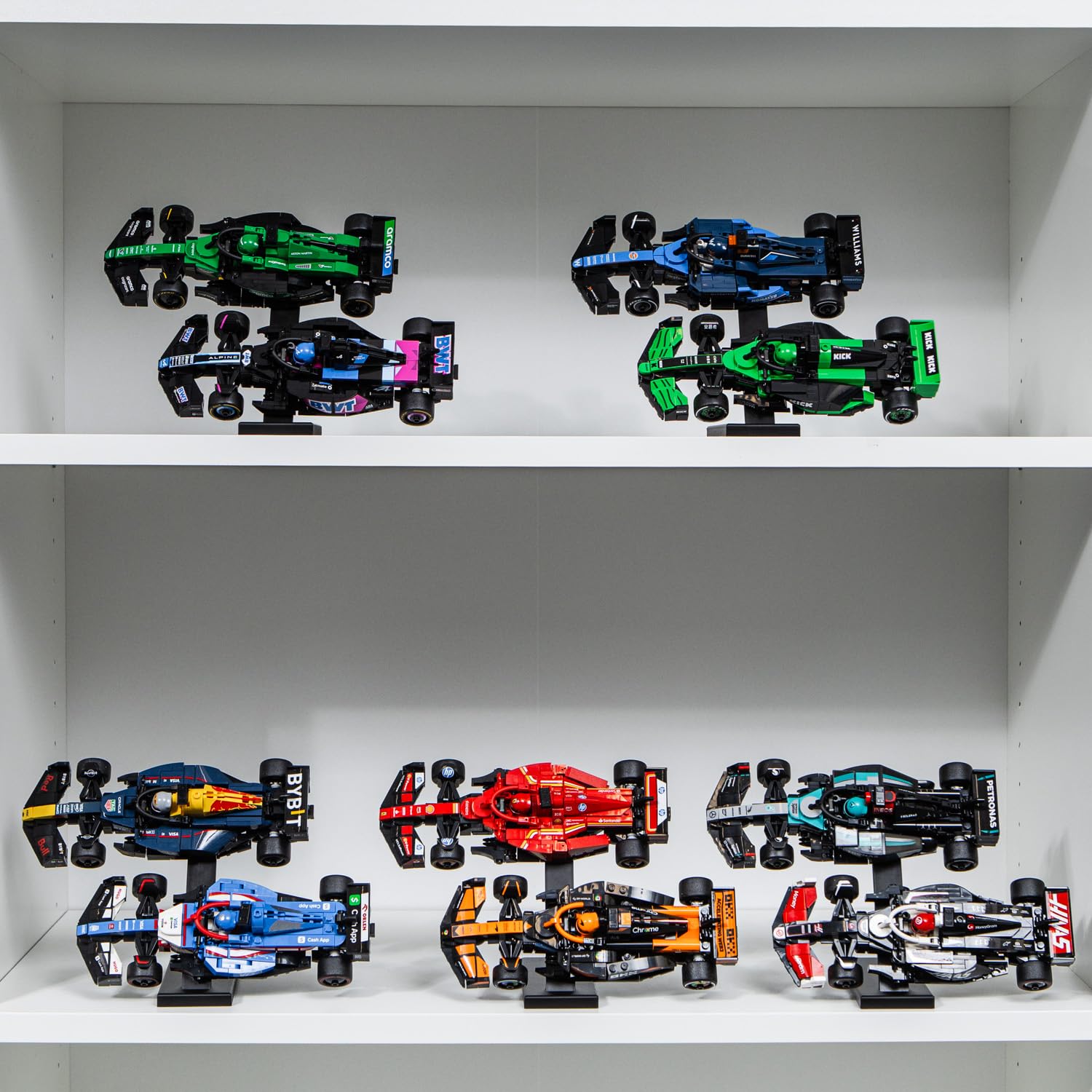 Speed Champions F1 Displayständer (5er-Pack) – Kompatibel mit LEGO Formel 1 Sets 76906 bis 76919 – Platz für 10 Autos – Vertikale Display-Erhöhungen für Rennwagen-Sammlung