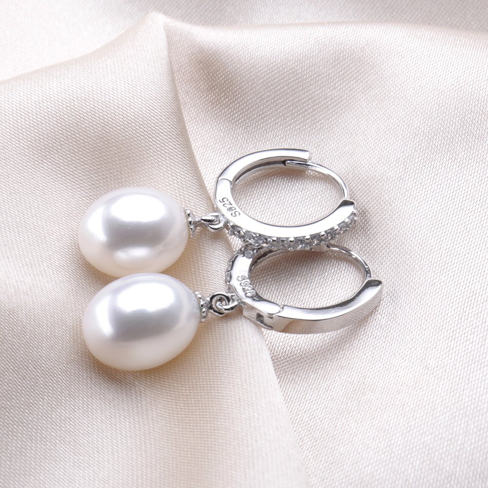 Kim Johanson Damen Perlen Schmuckset *Susi* aus 925 Sterling Silber mit echten weißen Süßwasser Perlen Halskette & Ohrringe inkl. Schmuckbeutel