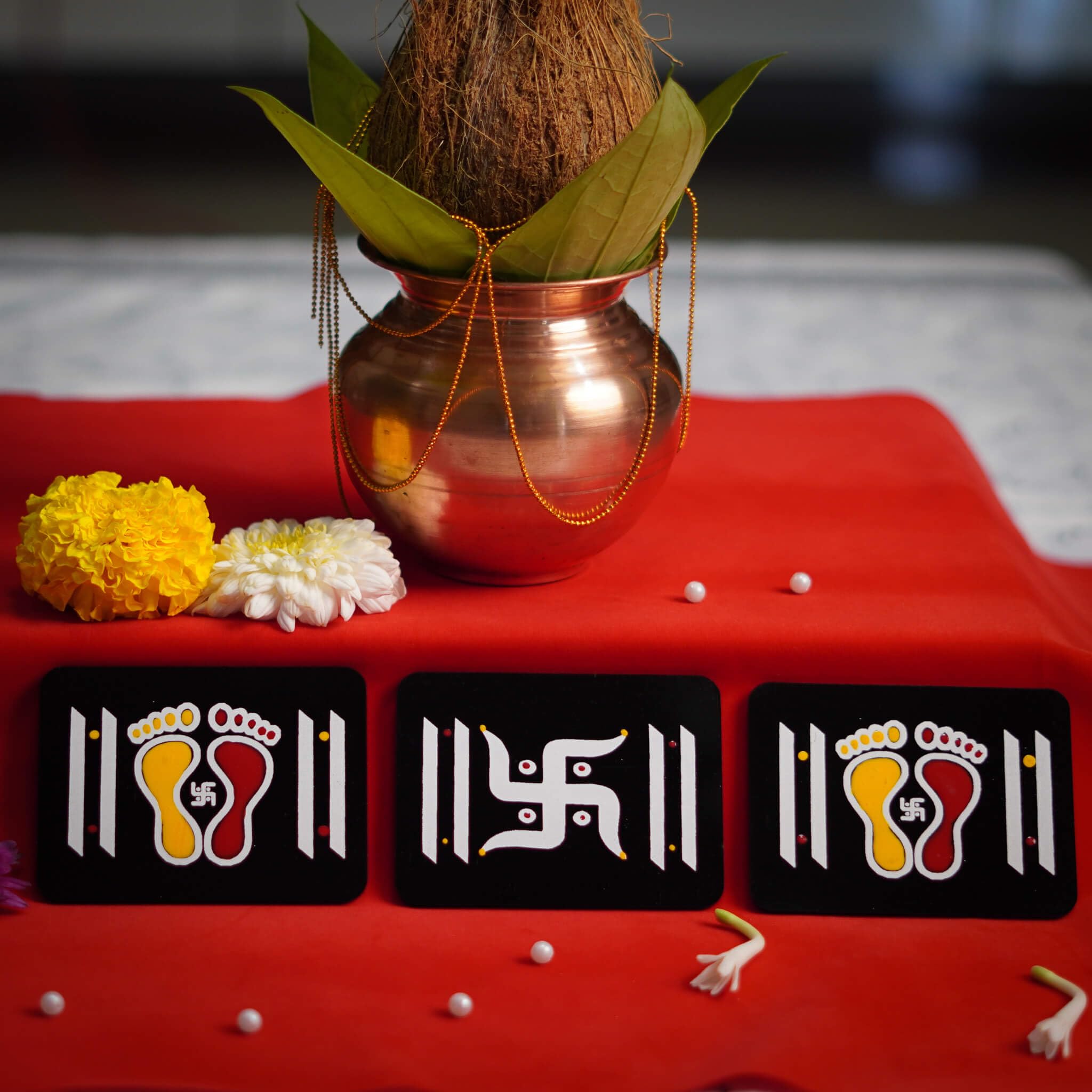 CHITRASHILA Chaitrangan Rangoli on Acrylic with Lakshmi Charan Paduka Set 4x3 inches, Printed Footprints of Maha Lakshmi for Diwali Festival Decoration, Pooja Mandir & Door Entrance| Low Maintenance