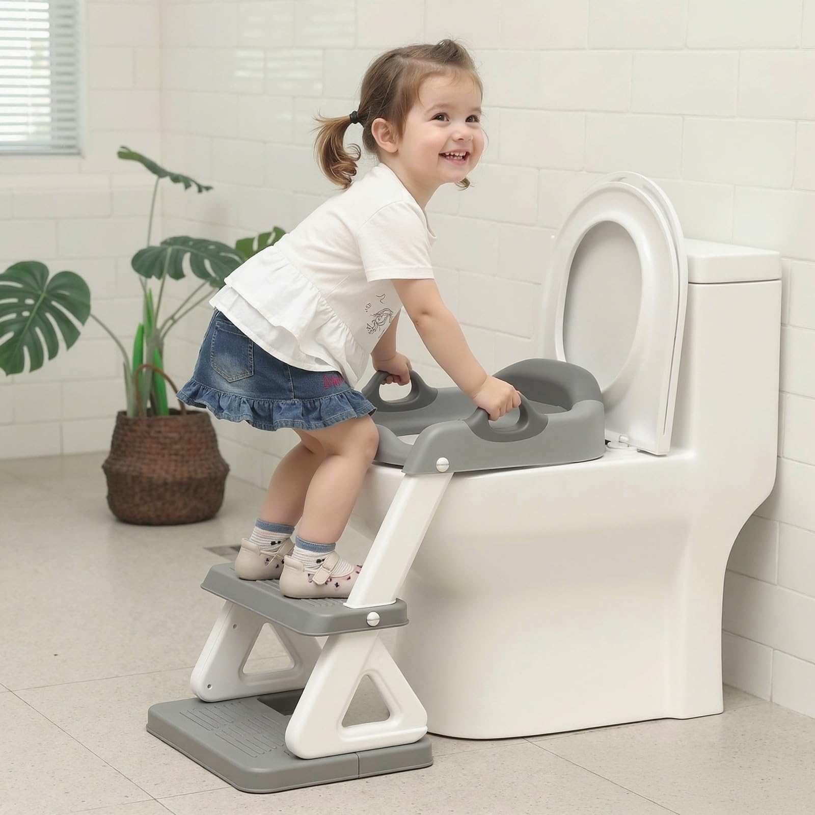 Asiento de inodoro de entrenamiento para ir al baño con escalera para niños y niñas, inodoro de entrenamiento 2 en 1, protector contra salpicaduras, taburete antideslizante (gris-blanco)