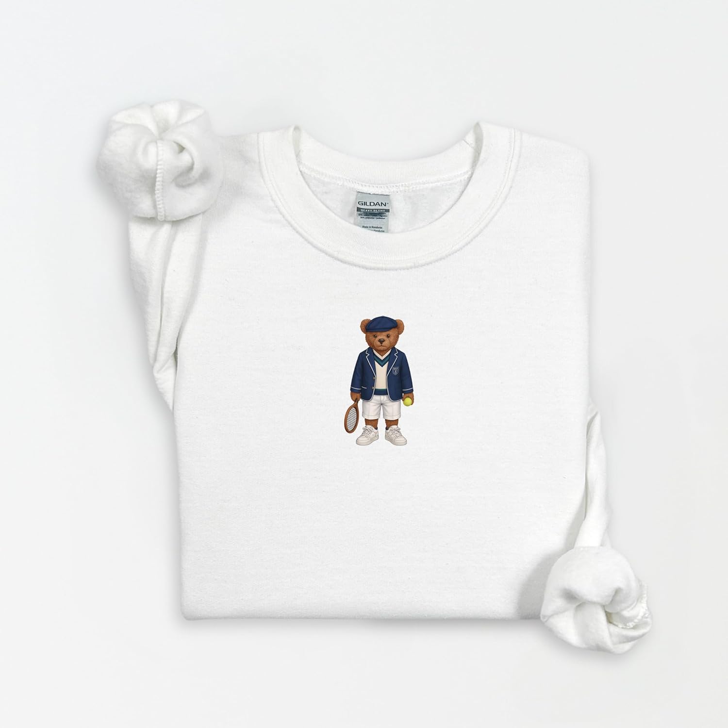 Studio 9Thirty3 Tennis Bear Graphic Sweatshirt – Preppy Teddy Club Women’s Crewneck Sweatshirt, Cozy Unisex Fit Court Style