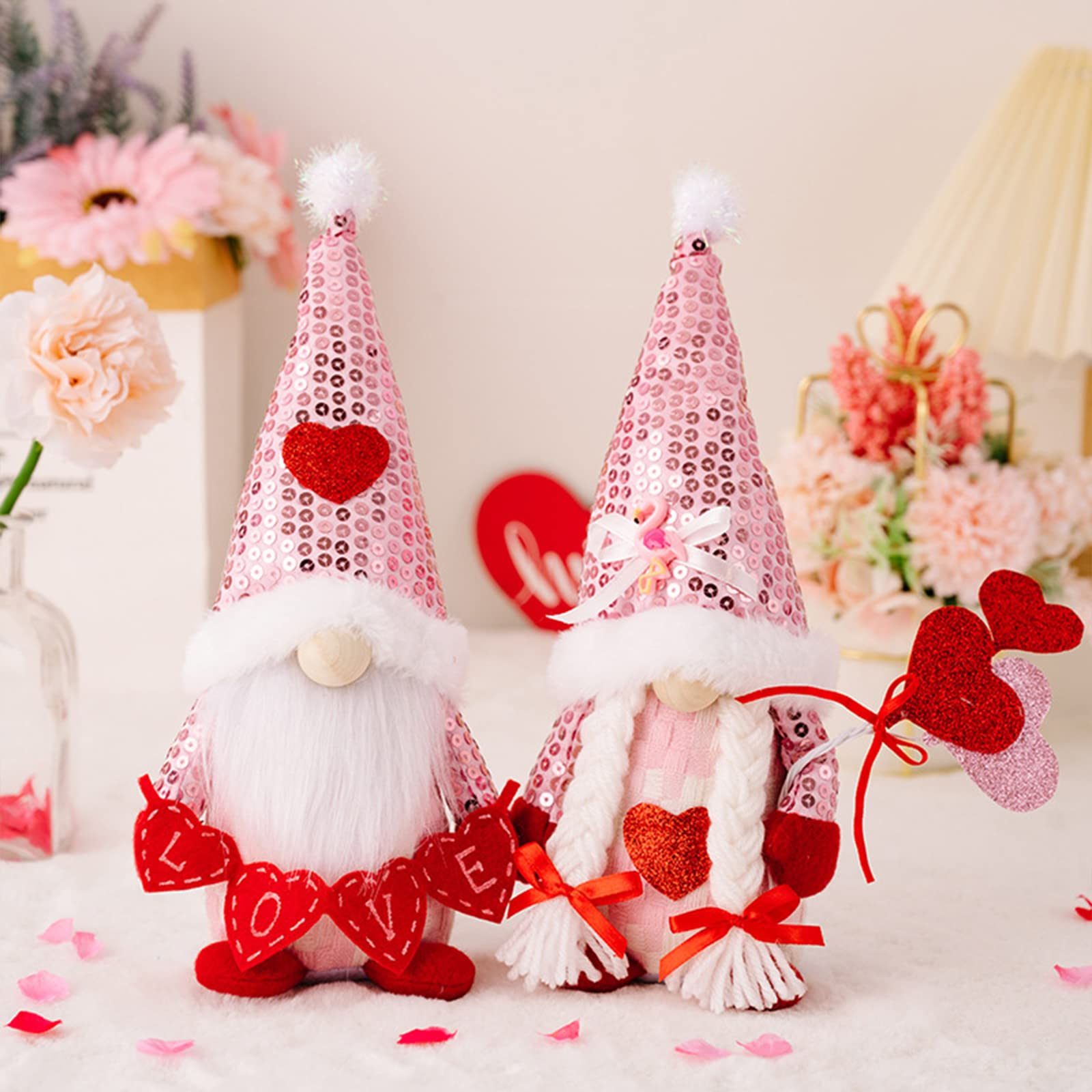 Decorazione a forma di gnomo di San Valentino, fatta a mano