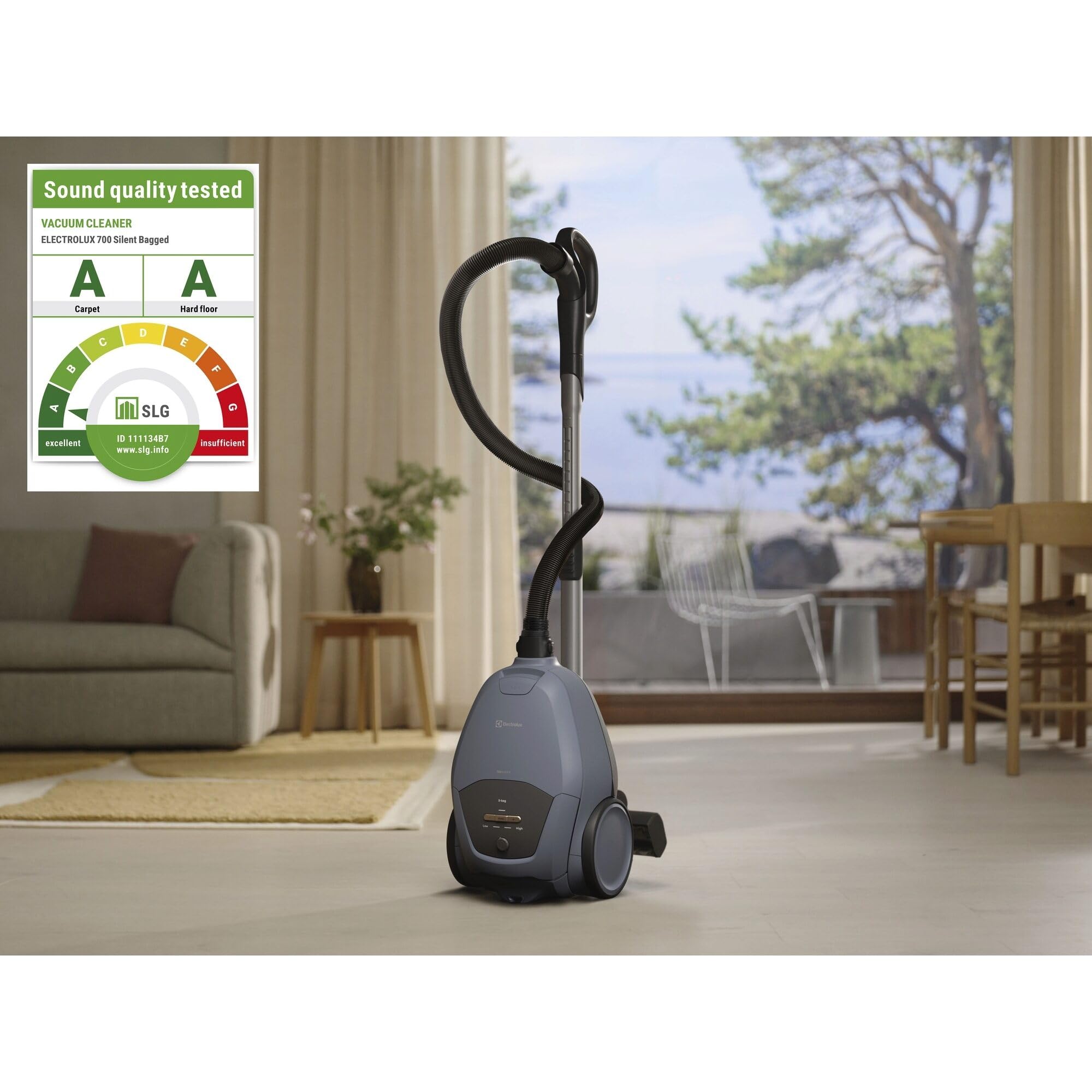 Electrolux 700 Silent Aspirateur avec Sac EB71U2LDB, Ultra Silencieux 59 DB, Brosse AllFloor Auto Tous Sols, Filtre Hygiène E12 Lavable, Rayon d’Action 12 m, 3,5 L, Bleu Denim Clair