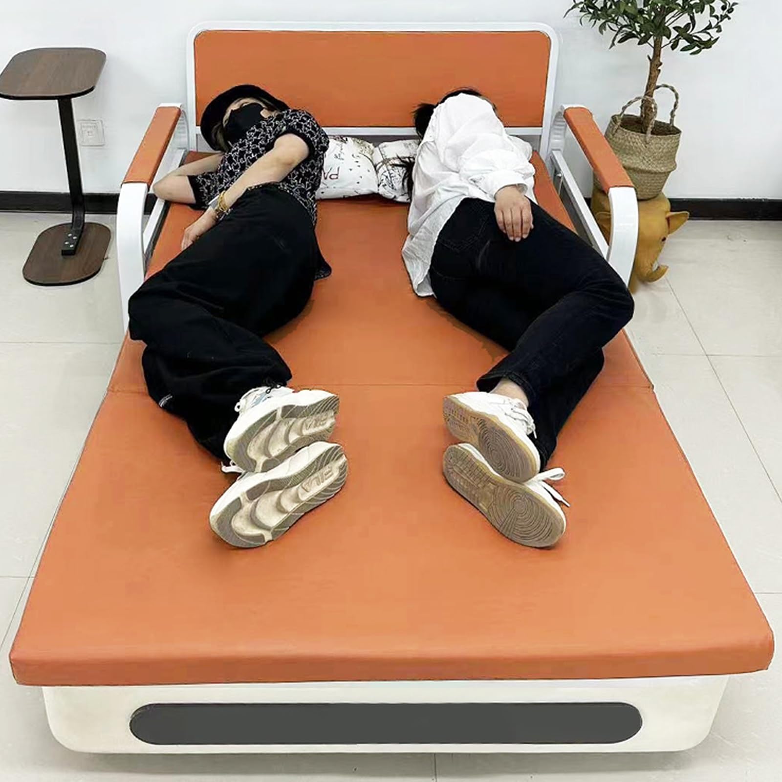 Klappsofa mit Schlaffunktion Leder Gästebett mit Stauraum Rahmen Aus Karbonstahl Wohnzimmer Sofa mit Rollen 7 cm Dicker Schaumstoff für Zuhause, Büro(Orange,192 * 82 * 65cm)