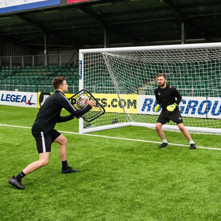 FORZA Rebote de fútbol de mano de 0,5 m x 0,5 m | Red de doble capa, marco de acero galvanizado de 1,2 mm y asas de fácil agarre | Incluye una bolsa de transporte