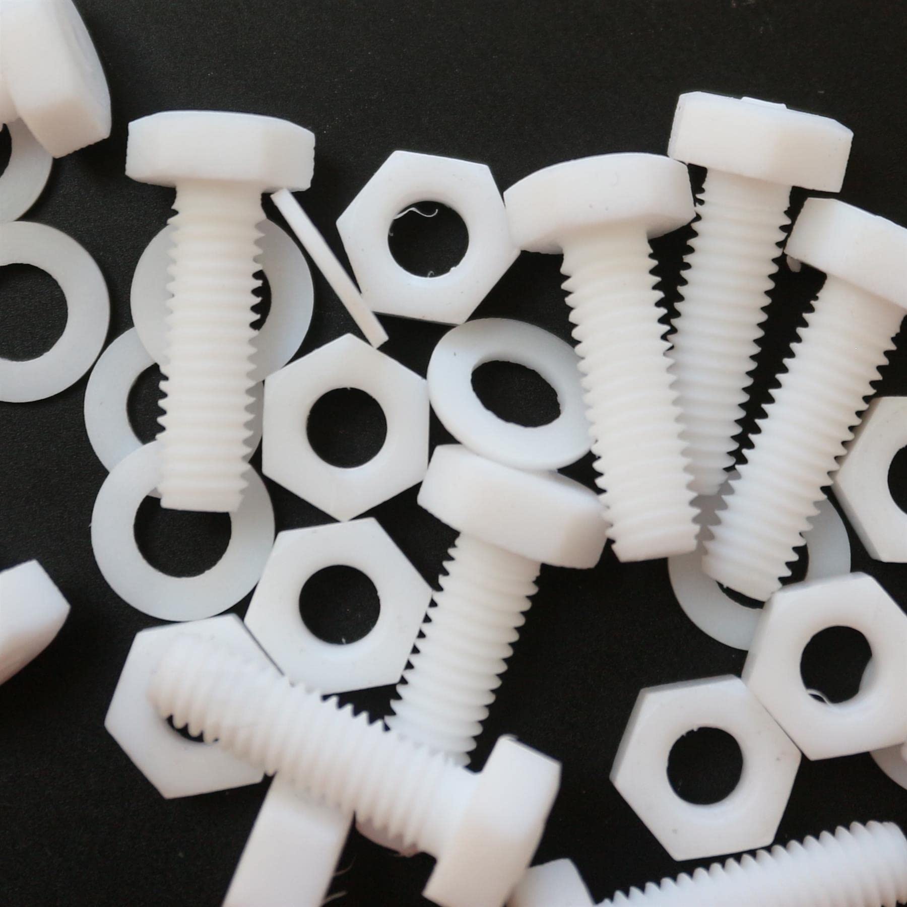 10x naturfarbene PTFE-Sechskantschrauben M6 x 20mm, Muttern & Scheiben