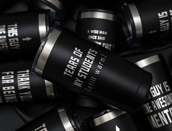 ARIABLE Öğrencilerin Gözyaşları Tumbler - Öğretmen, Yeni Öğretmen, Favori Öğretmen, Okul Öğretmeni için Komik Öğretmenler Günü Hediyeleri - 567 ml Siyah Oyma Paslanmaz Çelik Yalıtımlı Bardak