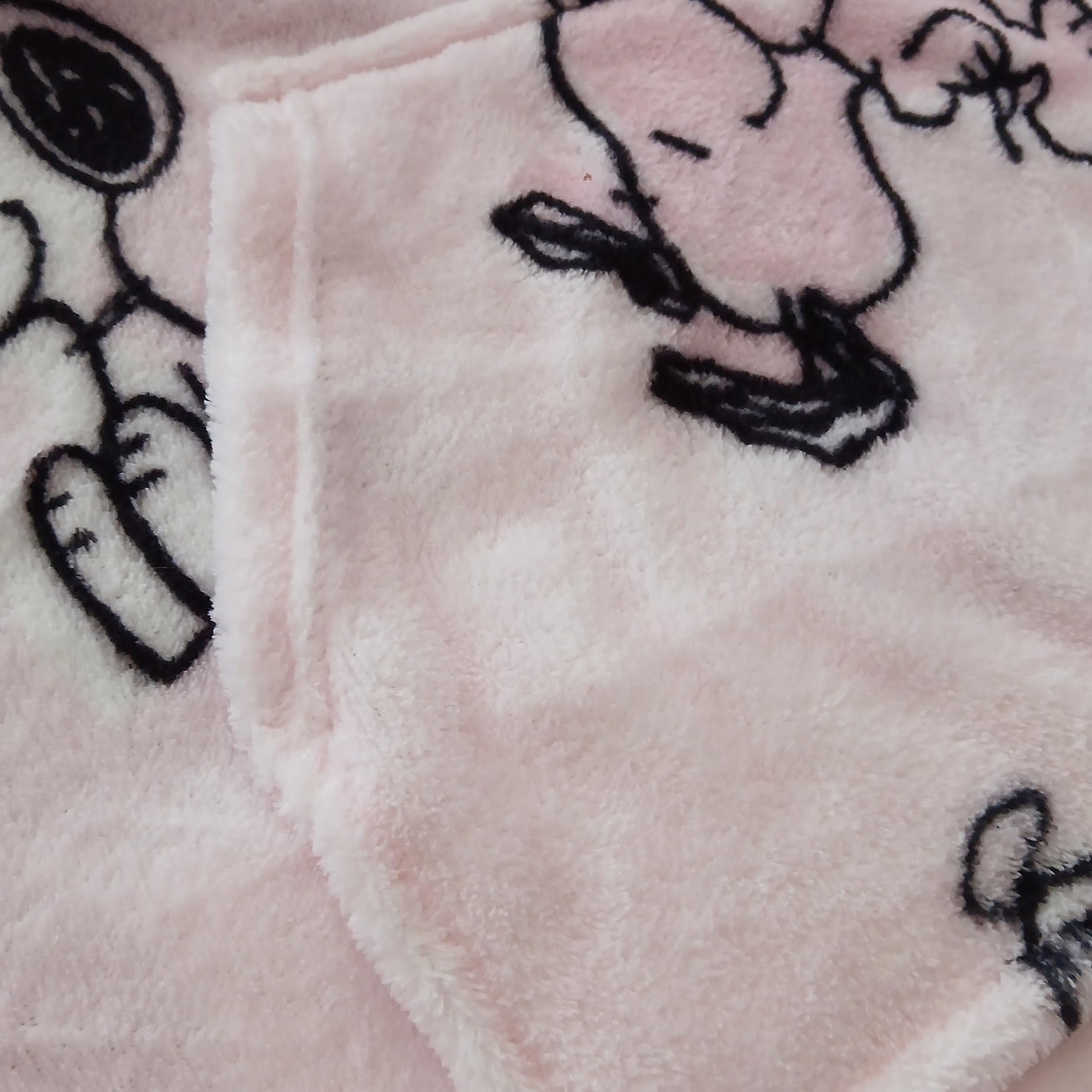 United Labels The Peanuts Snoopy - Manta con mangas y bolsillos para TV (130 x 170 cm), color rosa