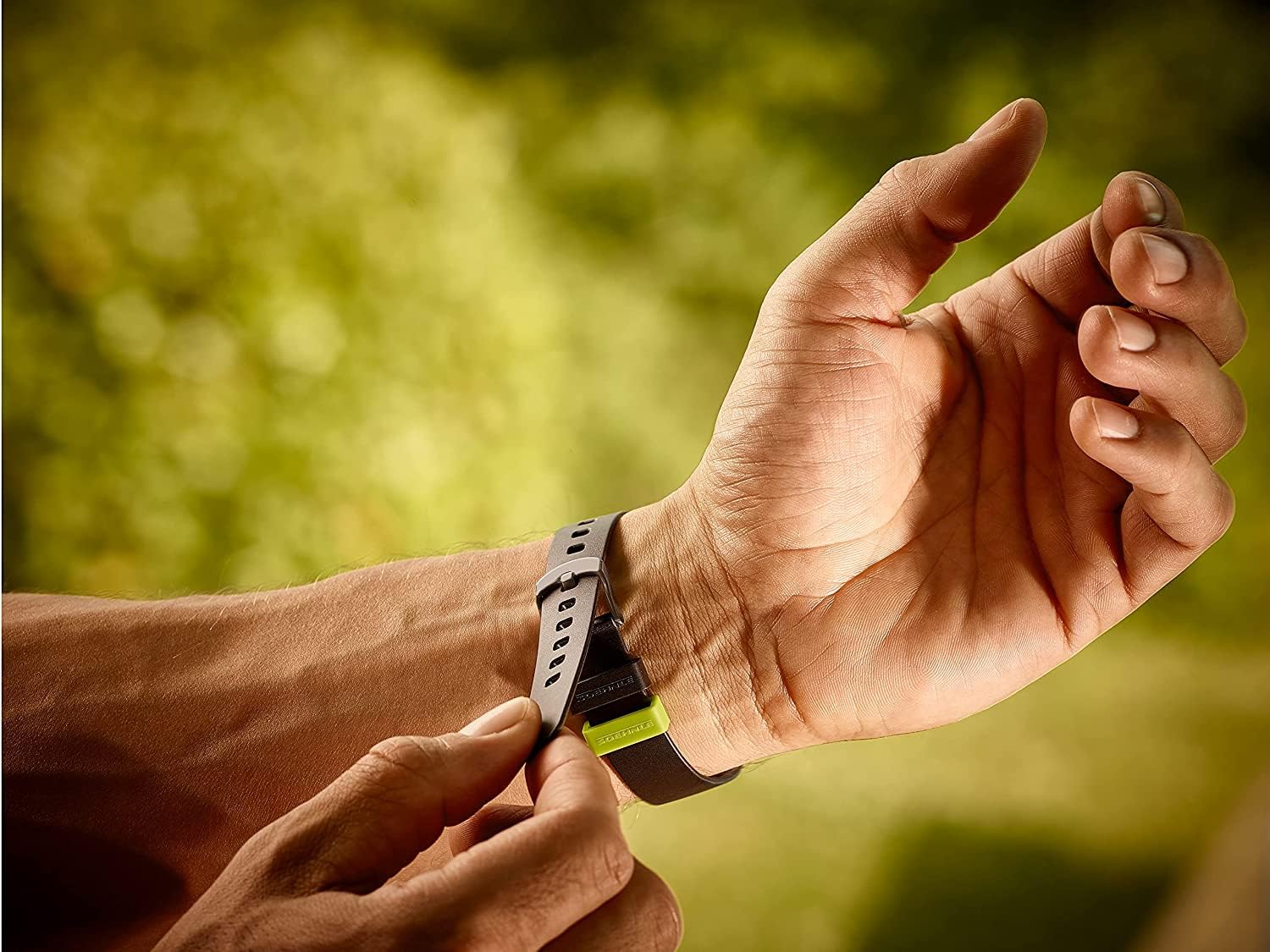 Soehnle Fitnesstracker Fit Connect mit Bluetooth-Anbindung, Fitnessarmband mit bis zu 10 Tagen Laufzeit zählt Schritte und Kalorienverbrauch, Fitness Armbanduhr mit Schlafanalyse