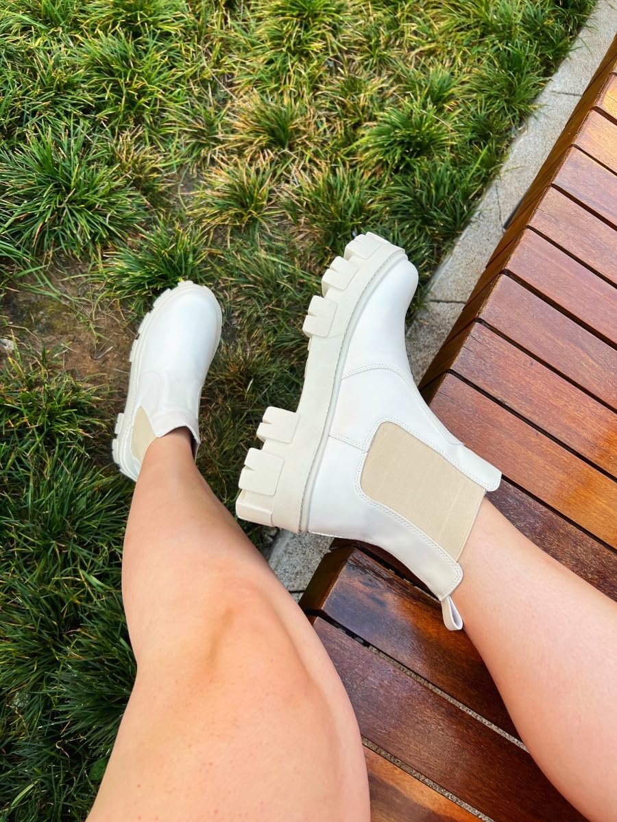 Bota Coturno Tratorada Feminina Com Elástico Lateral Confortável Moderna Estilosa – Outono Inverno Moda Casual em promoção! Veja a oferta e mais achadinhos de Botas 4 Hoje é o melhor dia para comprar Bota Coturno Tratorada Feminina Com Elástico Lateral Confortável Moderna Estilosa – Outono Inverno Moda Casual com aquele preço maroto! Promoção! Aproveite a oferta! 4