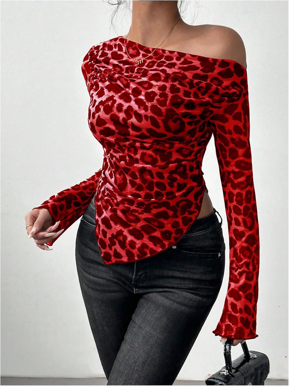 Floerns Women's Leopard Off The Shoulder T Shirts Long Sleeve Y2k Going Out Tops - Image 2
