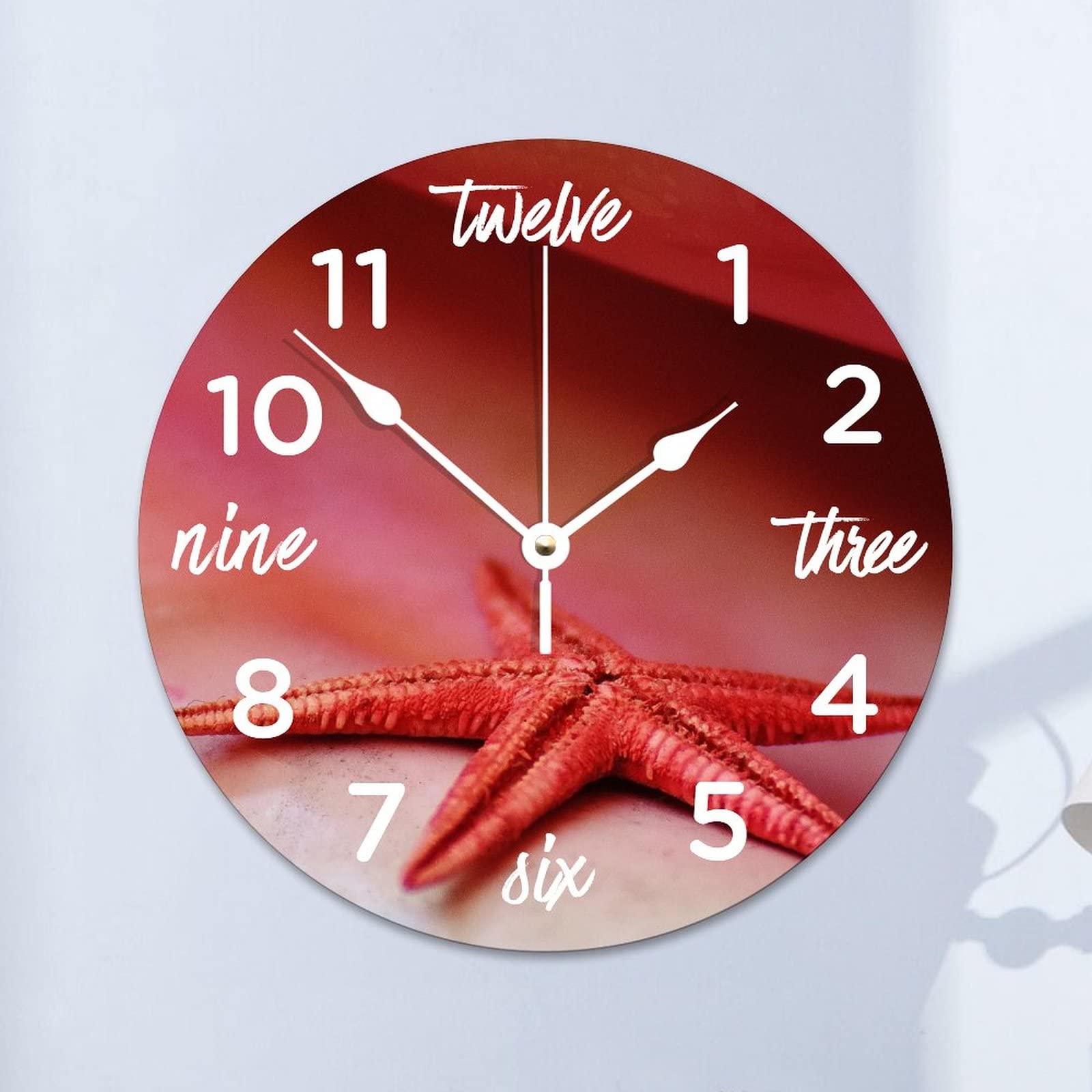 Horloge murale en bois silencieuse pour décorer votre salon chaleureux