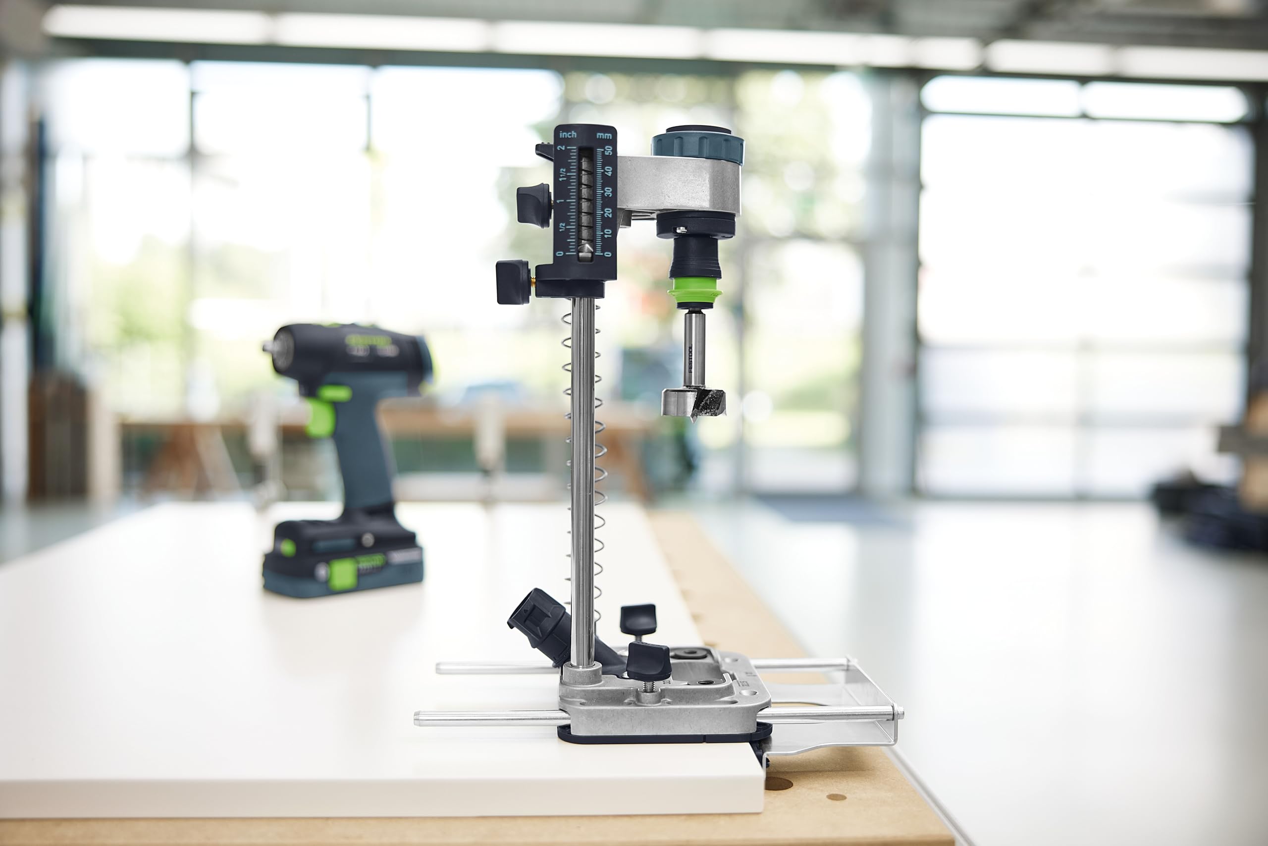 Festool Mobiler Bohrvorsatz MB 40-Set | Robustes Bohrgestell mit Tiefeneinstellung bis 50mm, CENTROTEC-Futter, Spanabsaugung & Systainer SYS3 M 187