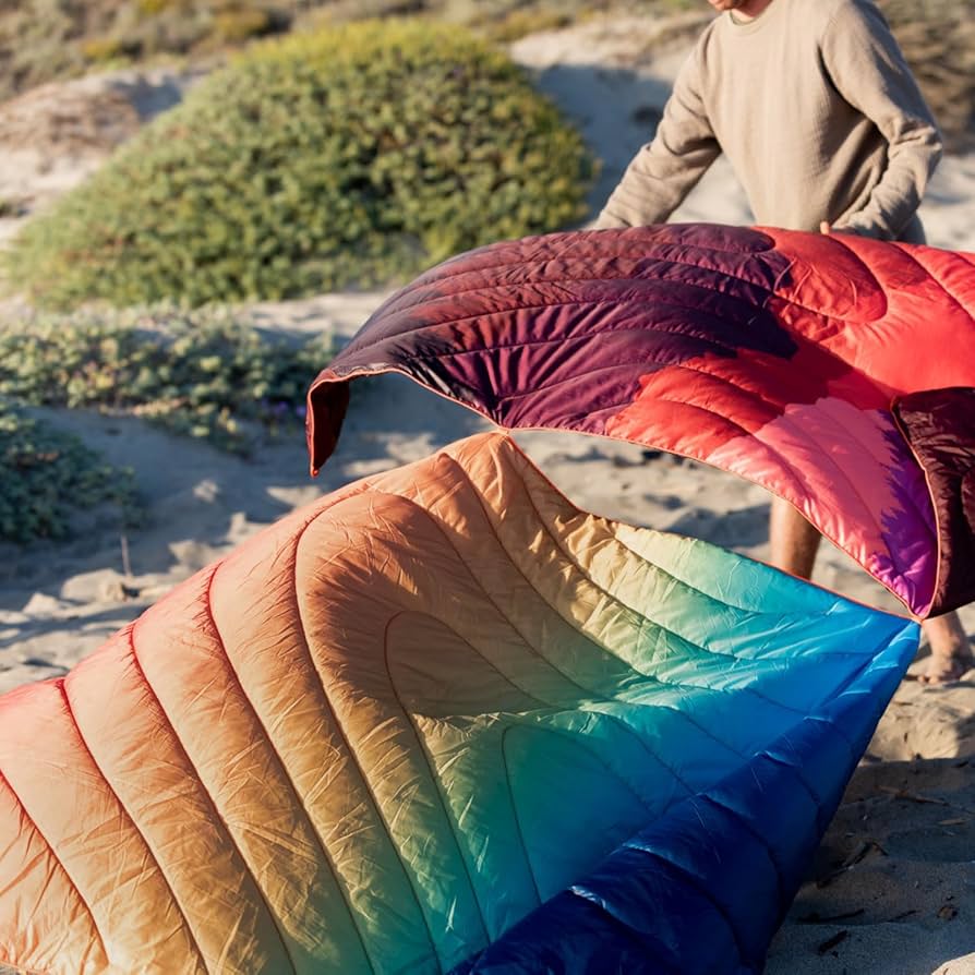 Rumpl Puffy ブランケット Original Puffy Blanket: Alpenglow | Rumpl. Set. Go.