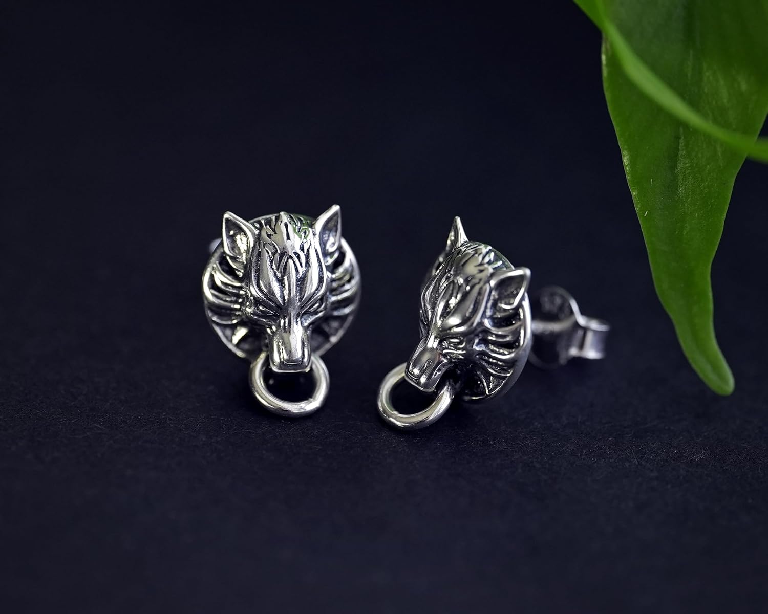 925 Sterling Silver Fantasy VII F F 7 Cloud Strife Wolf Fenrir Stud Earrings Jewelry - Image 2
